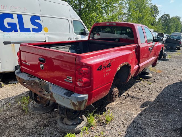 DODGE DAKOTA 2005