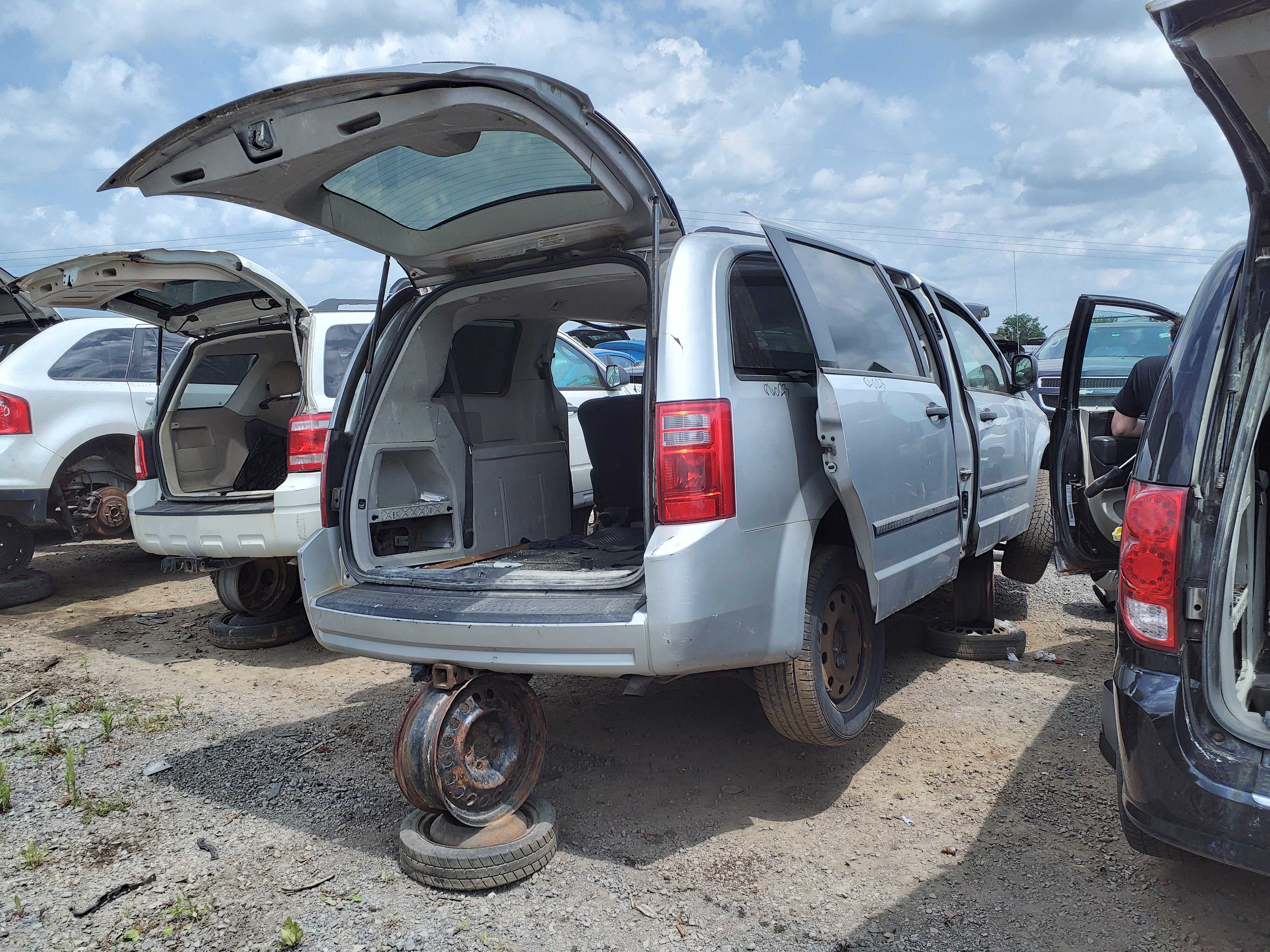 DODGE GRAND CARAVAN 2010
