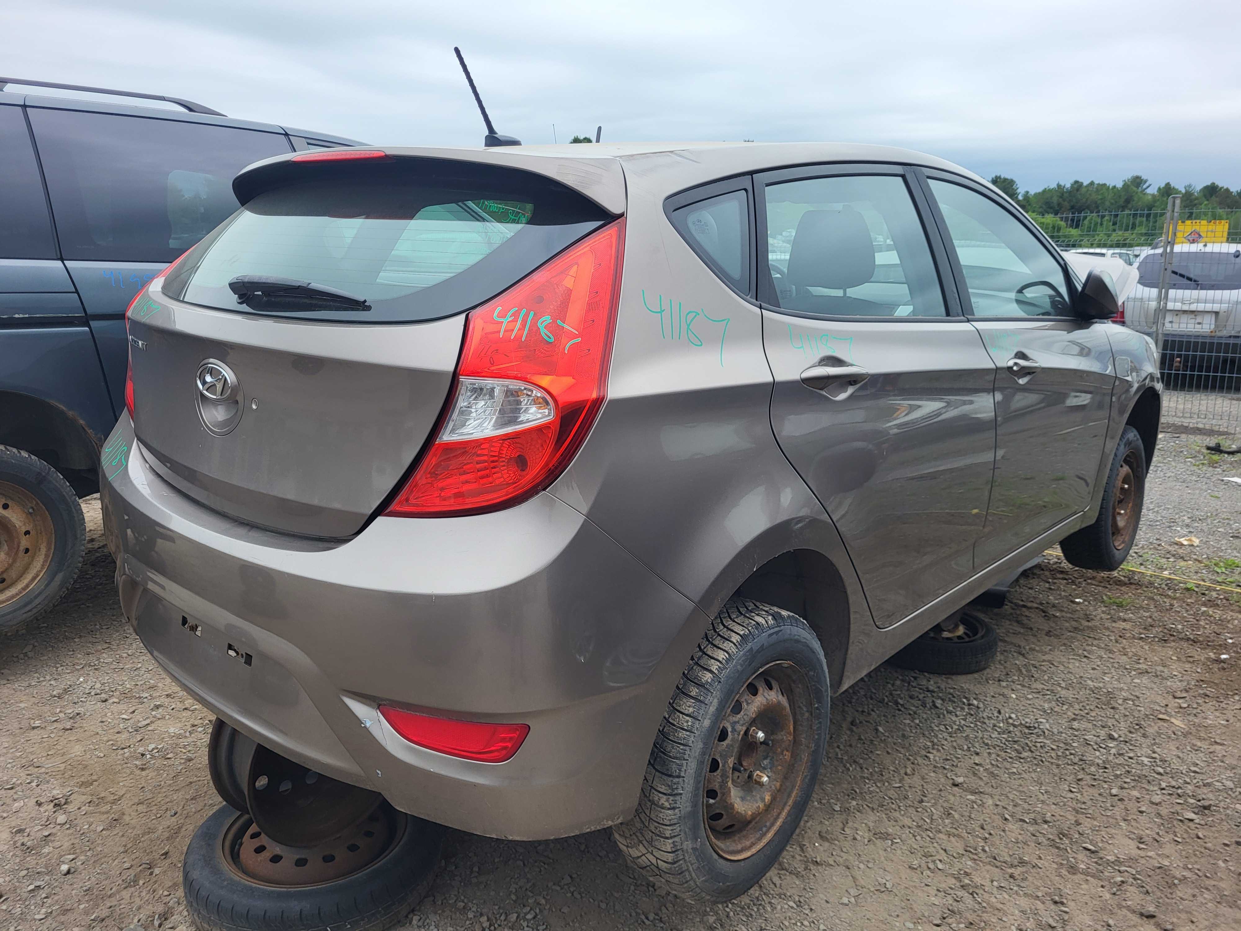 HYUNDAI ACCENT 2012