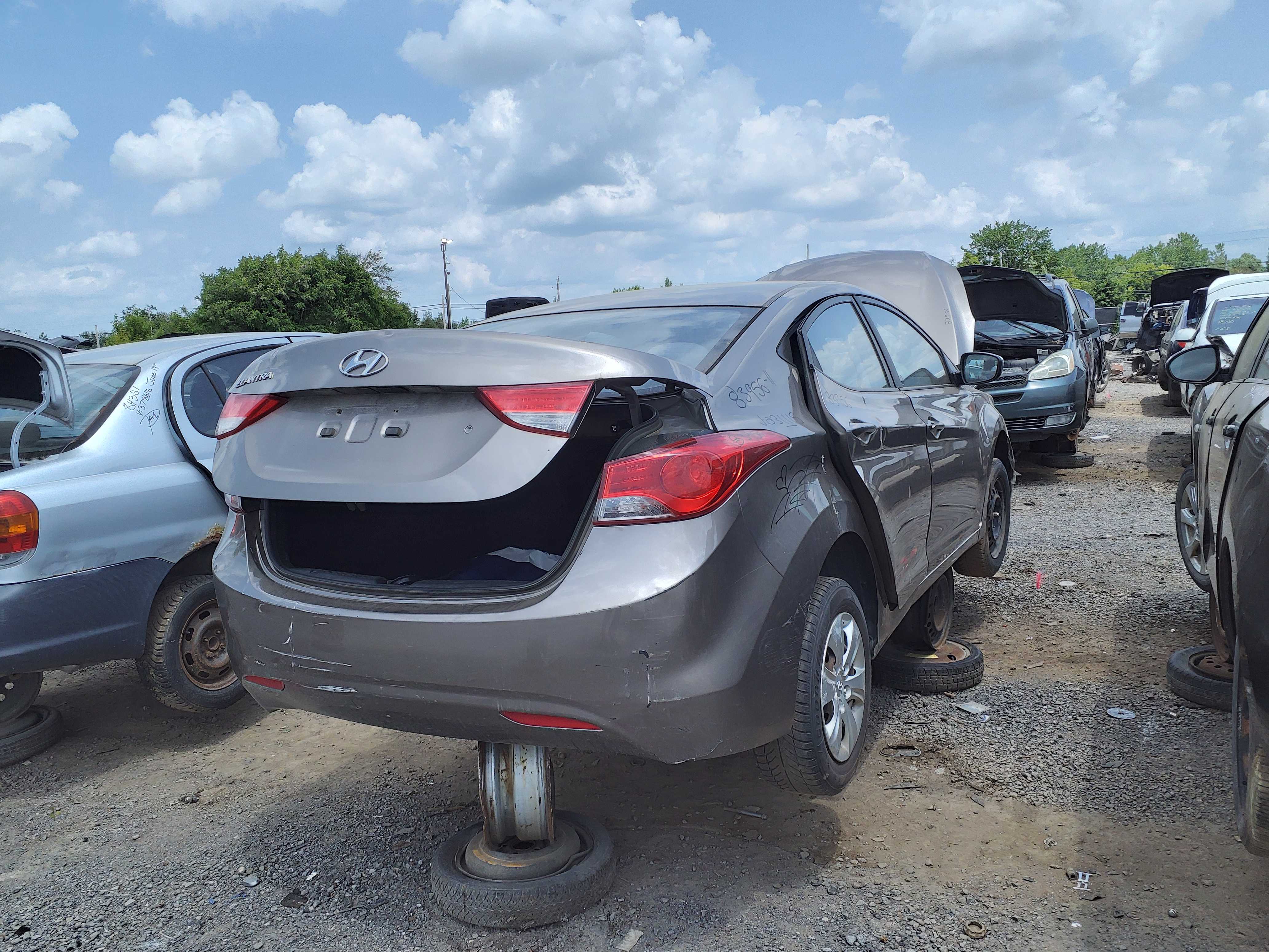 HYUNDAI ELANTRA 2011