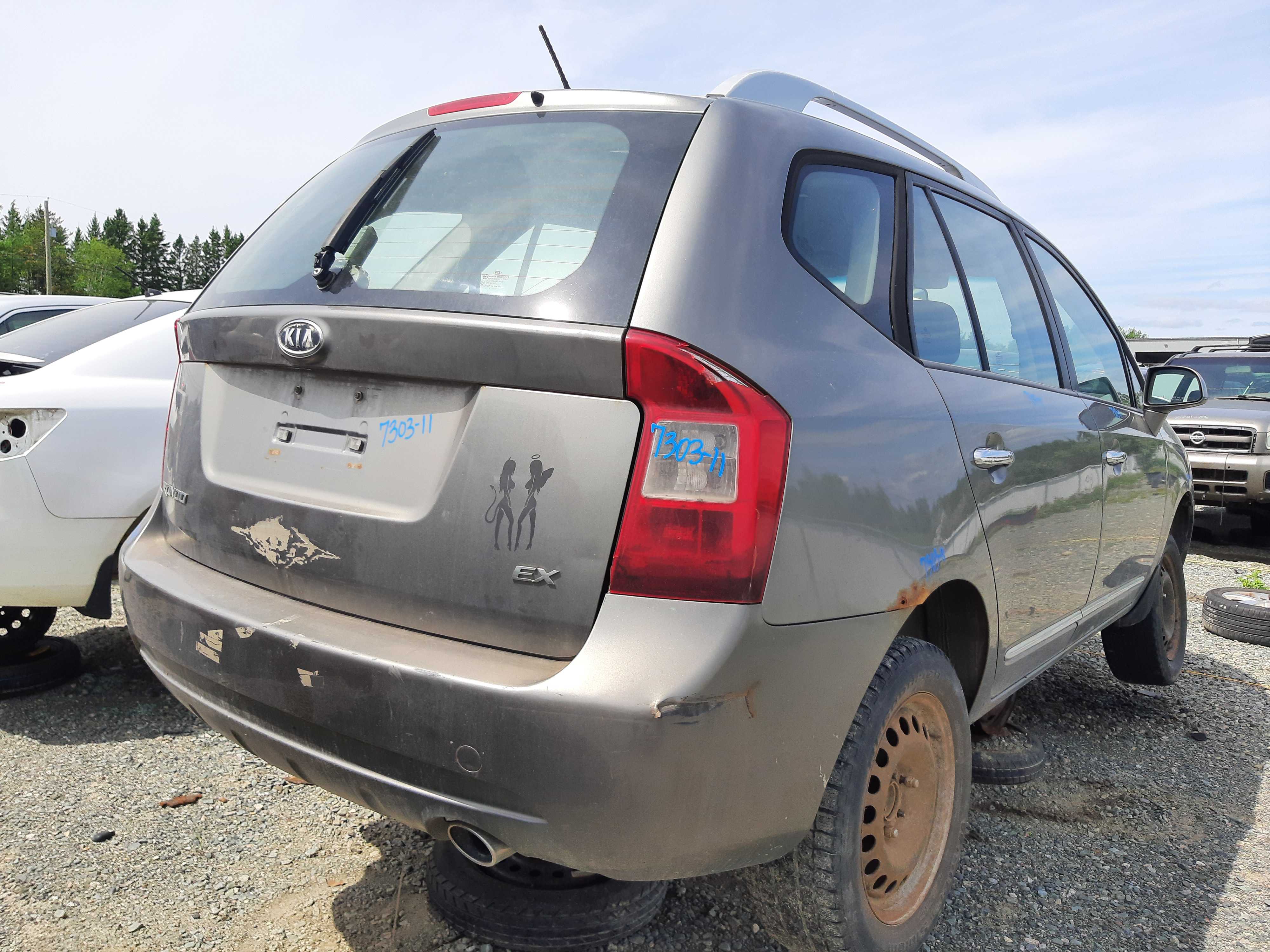 KIA RONDO 2011