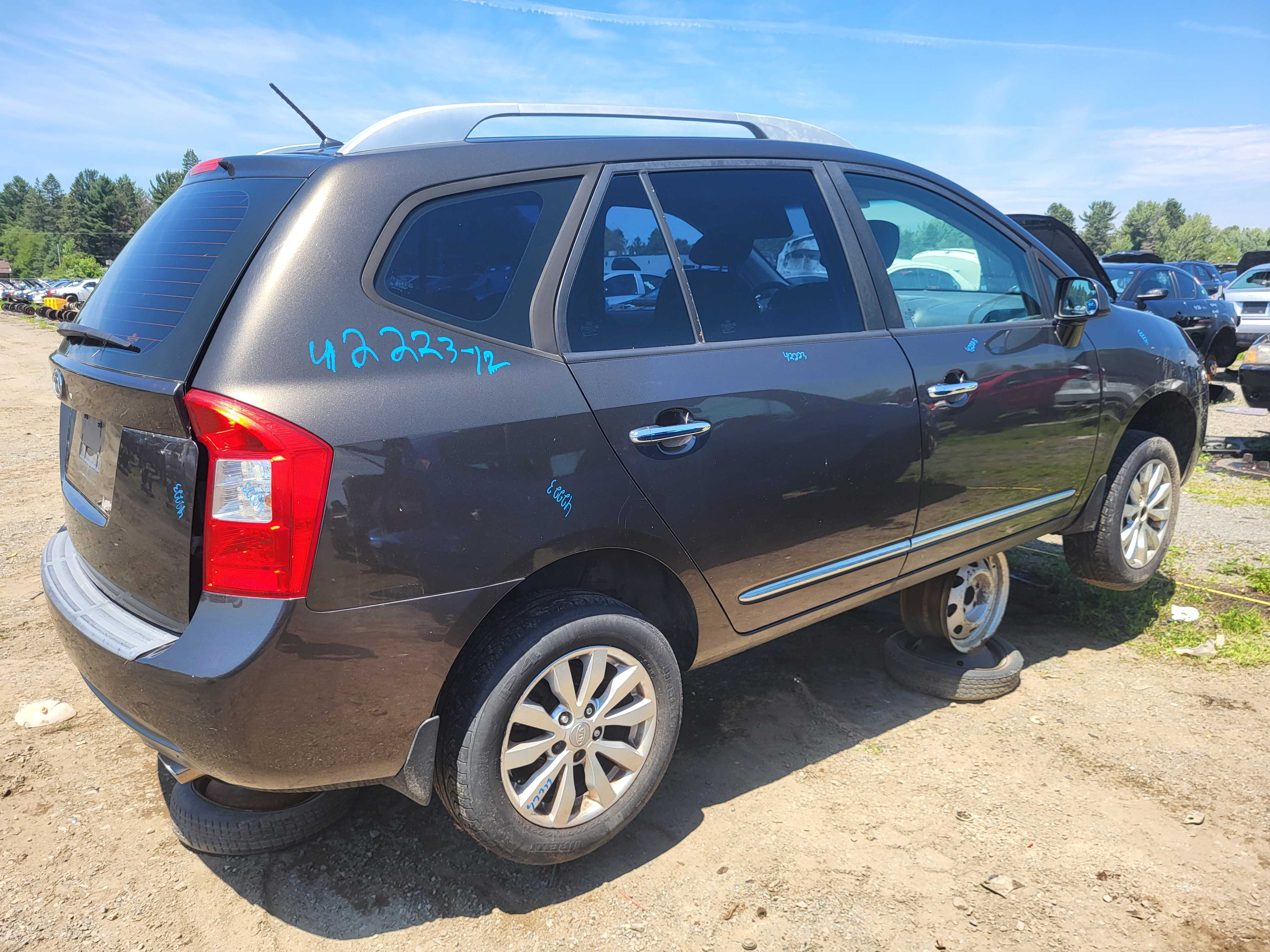 KIA RONDO 2012