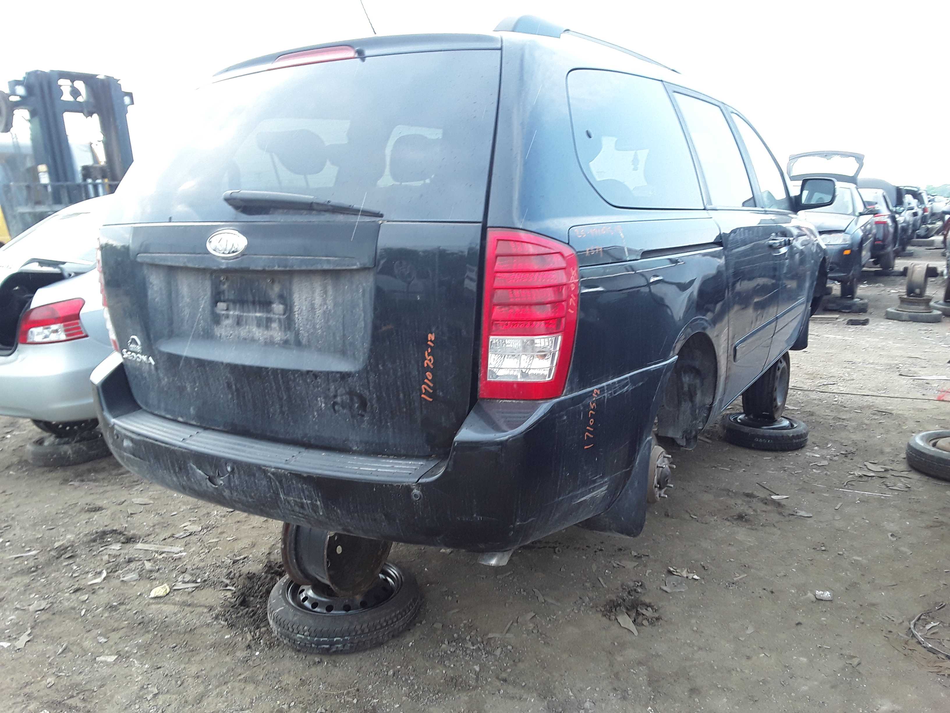 KIA SEDONA 2012