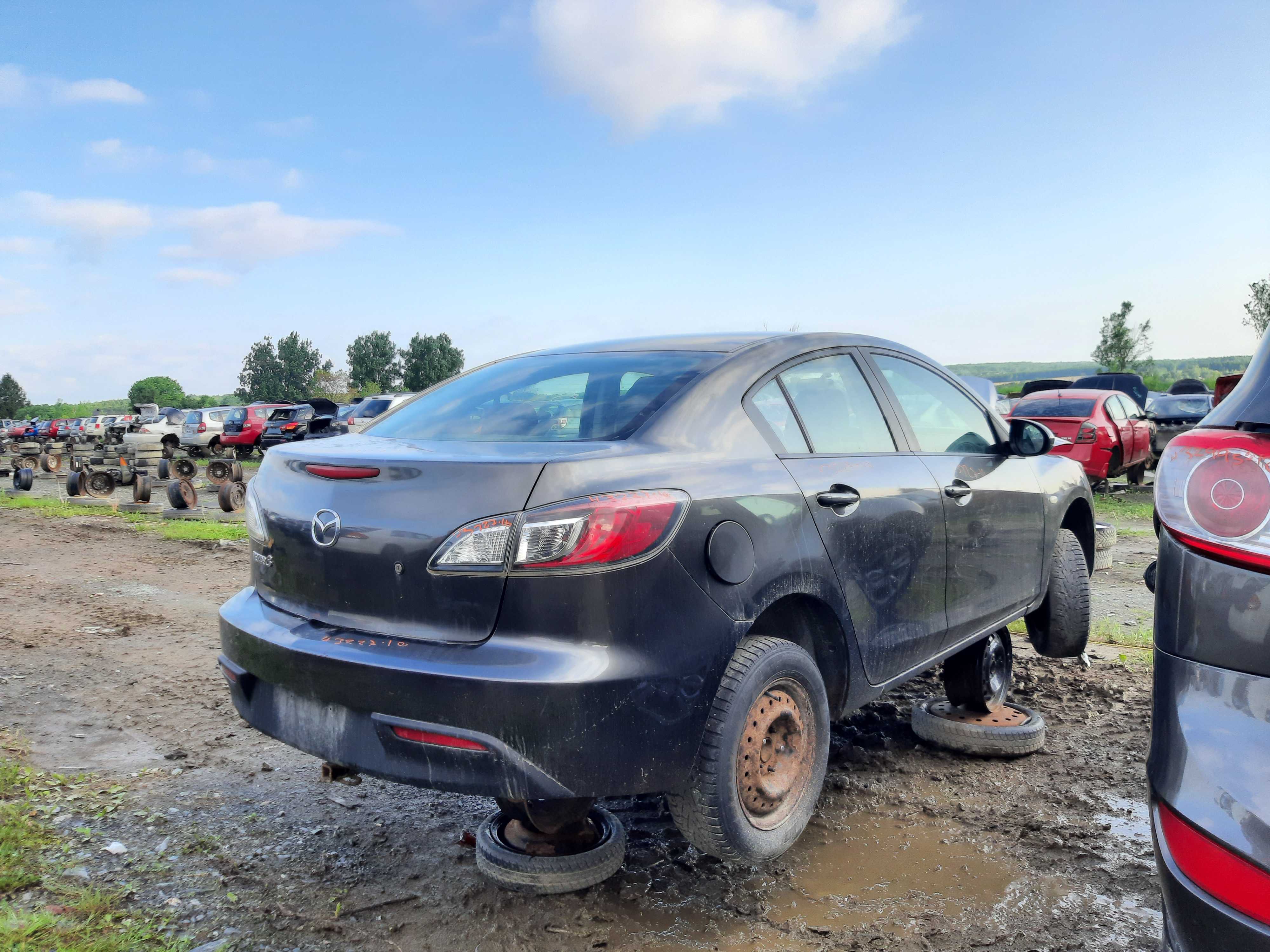 MAZDA MAZDA3 2010