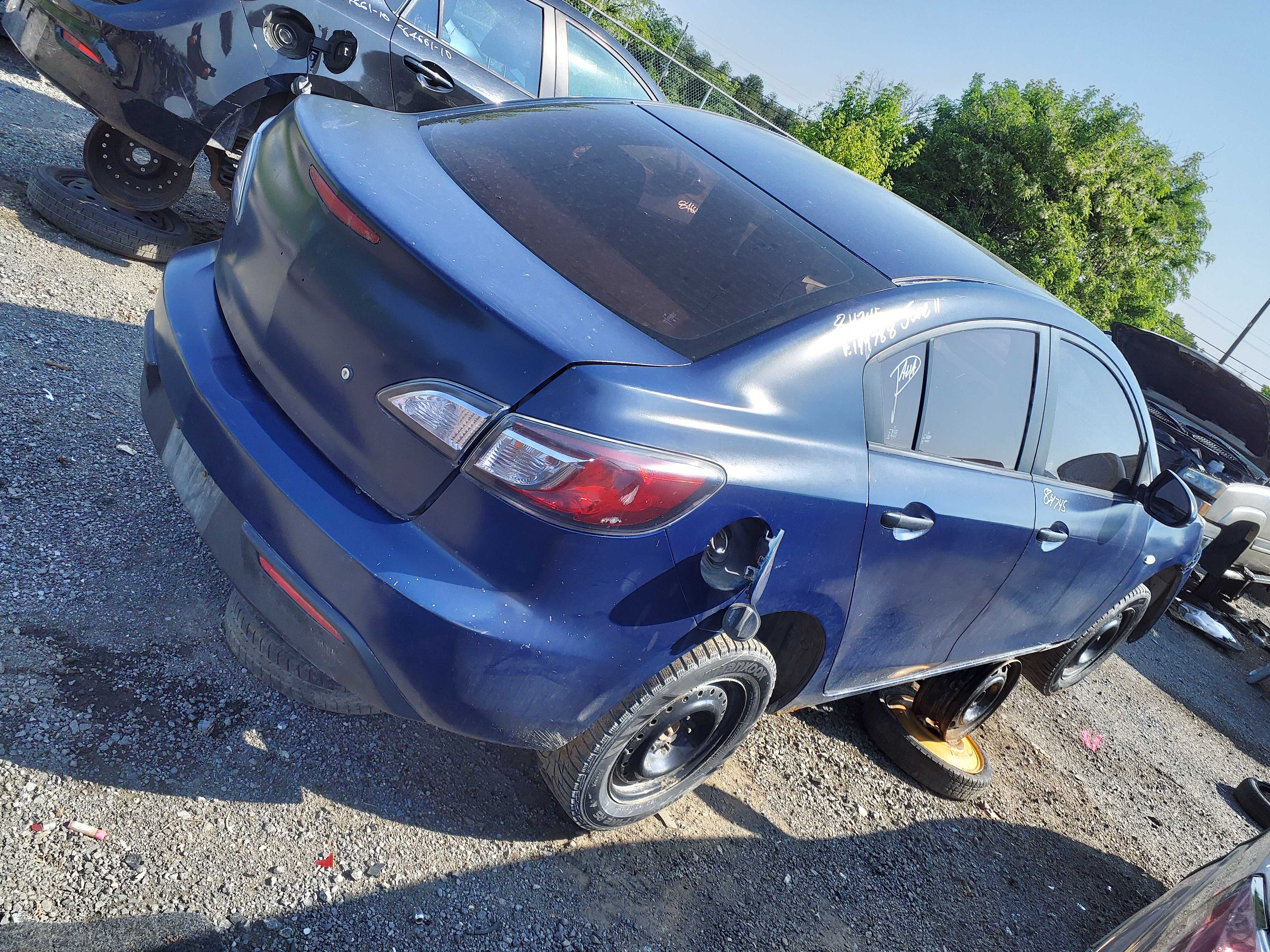 MAZDA MAZDA3 2010