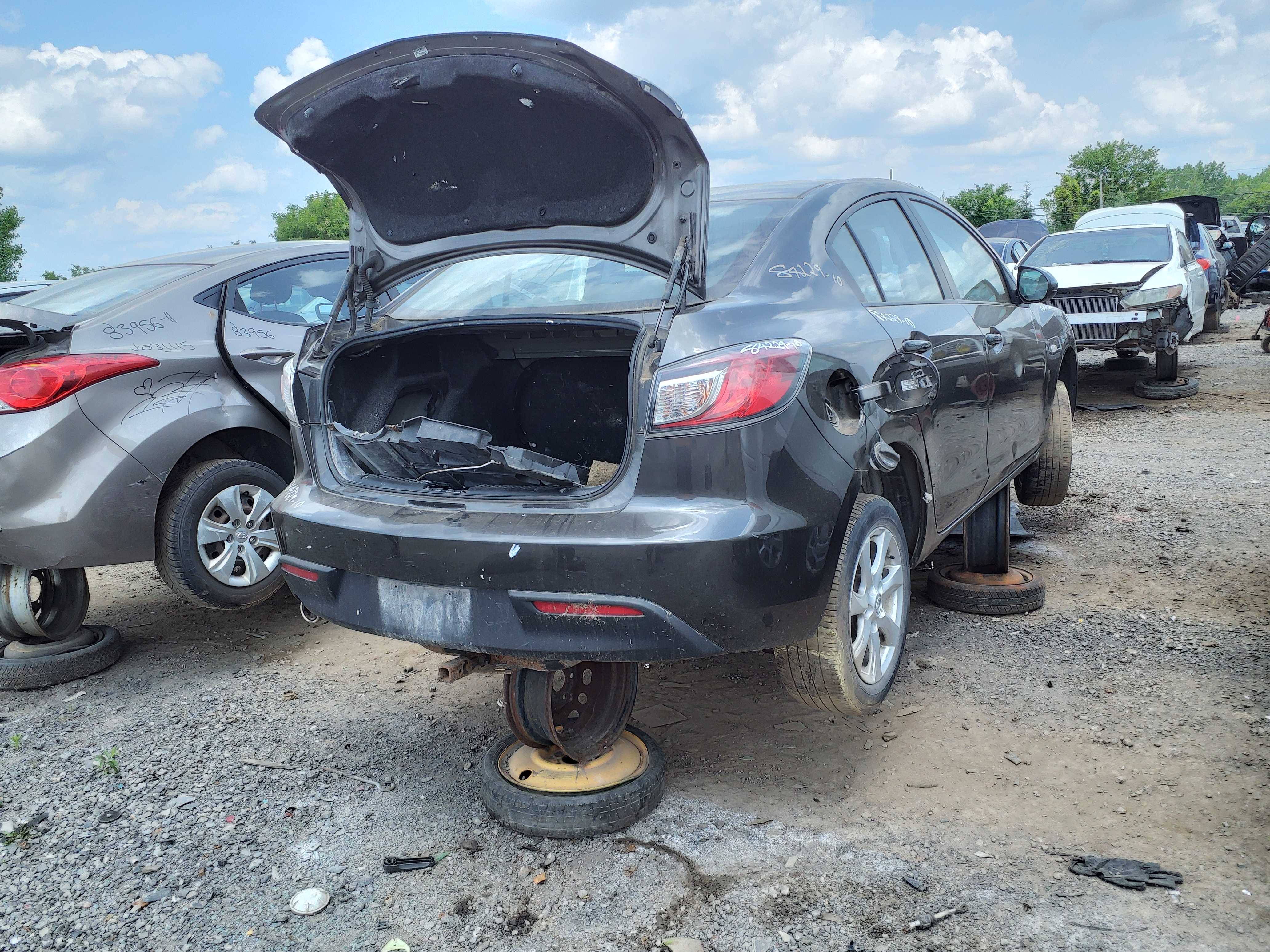 MAZDA MAZDA3 2010