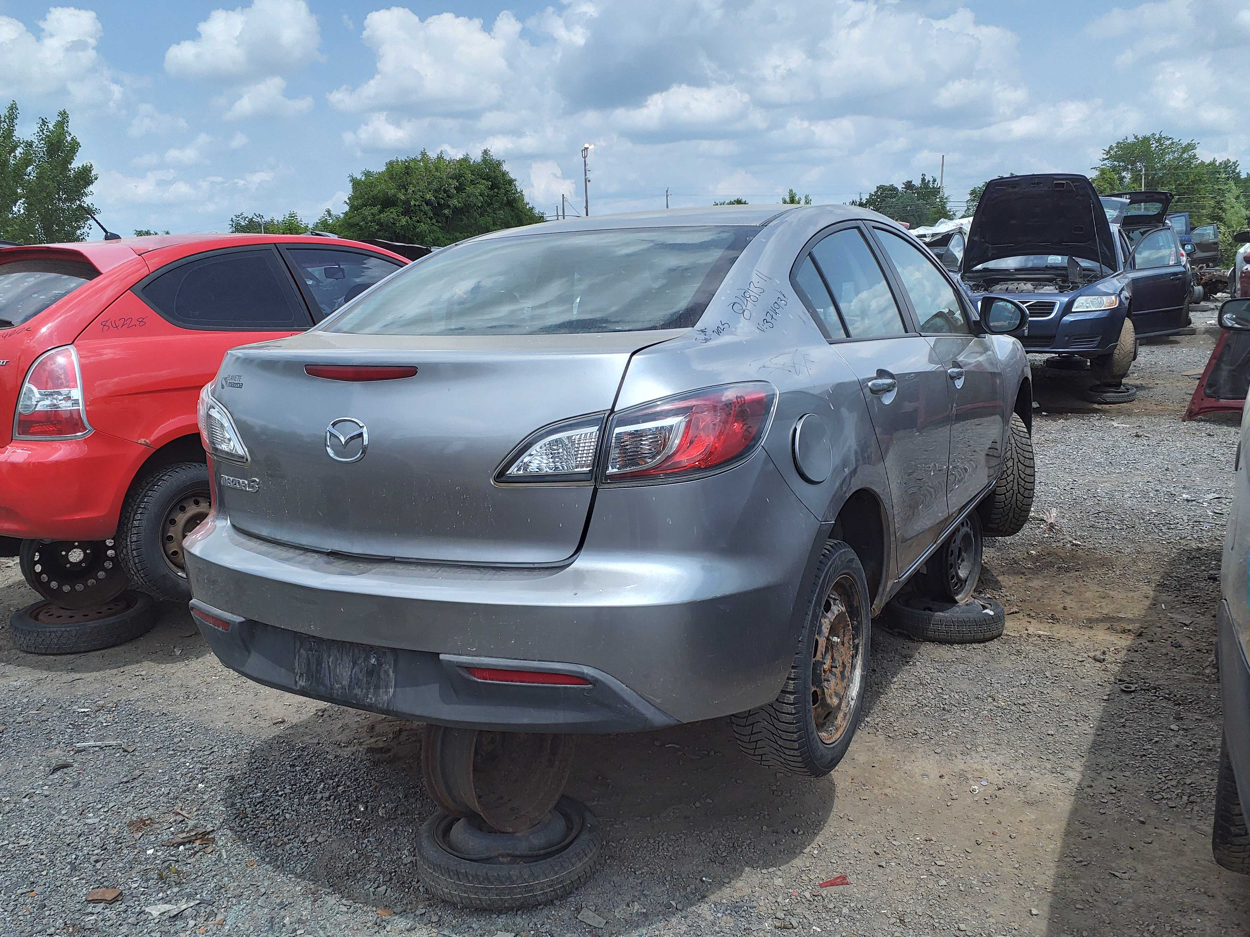 MAZDA MAZDA3 2011