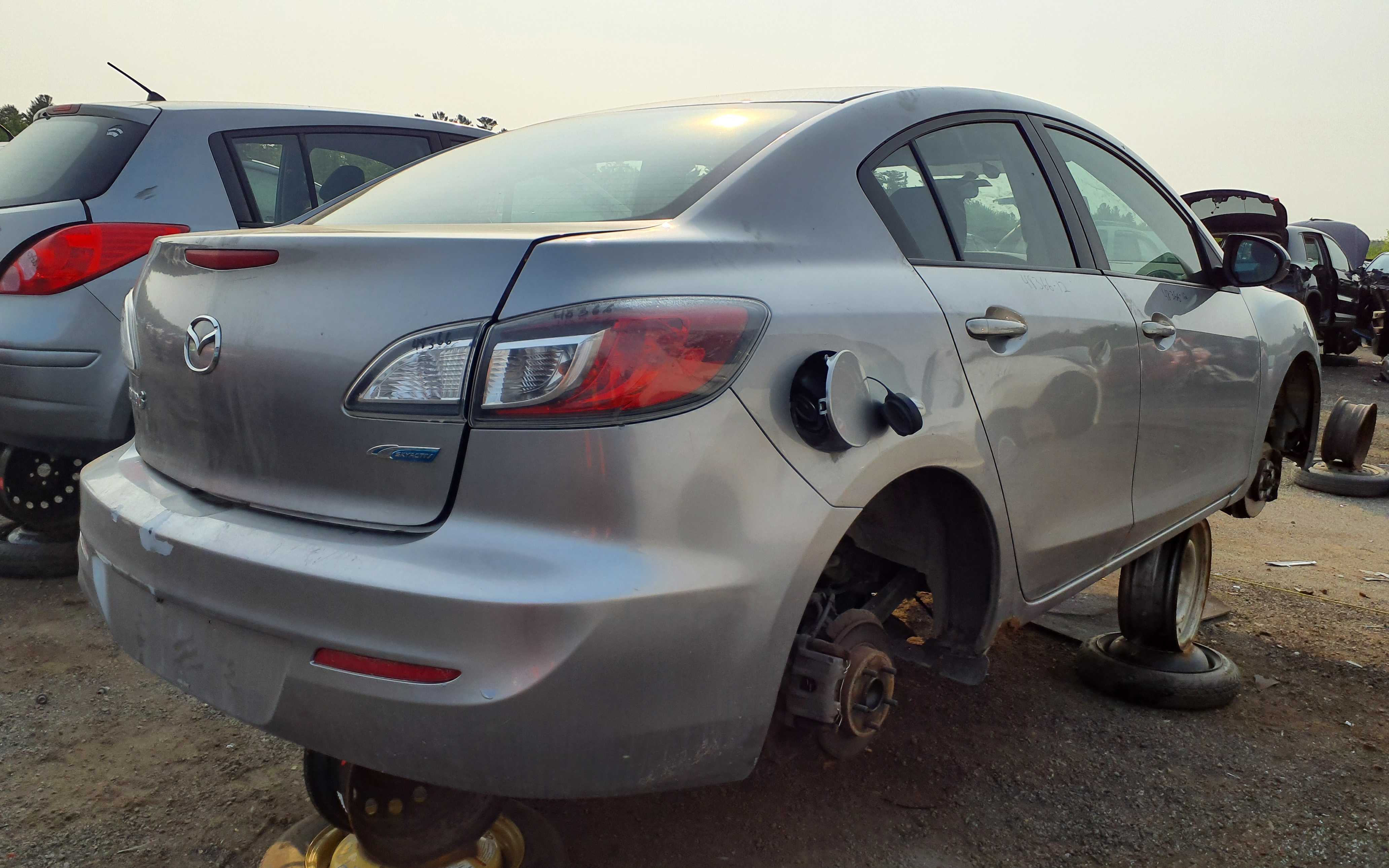 MAZDA MAZDA3 2012