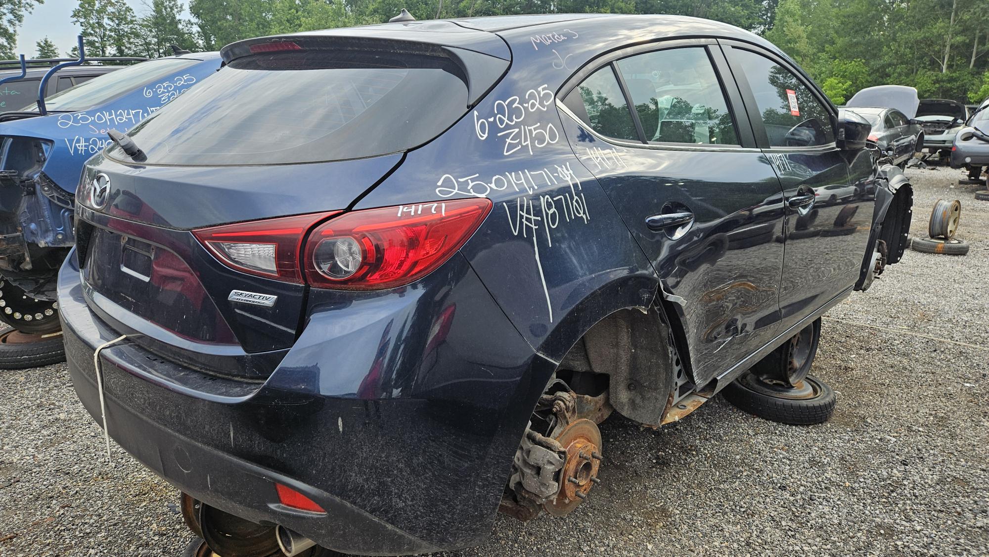 MAZDA MAZDA3 2014