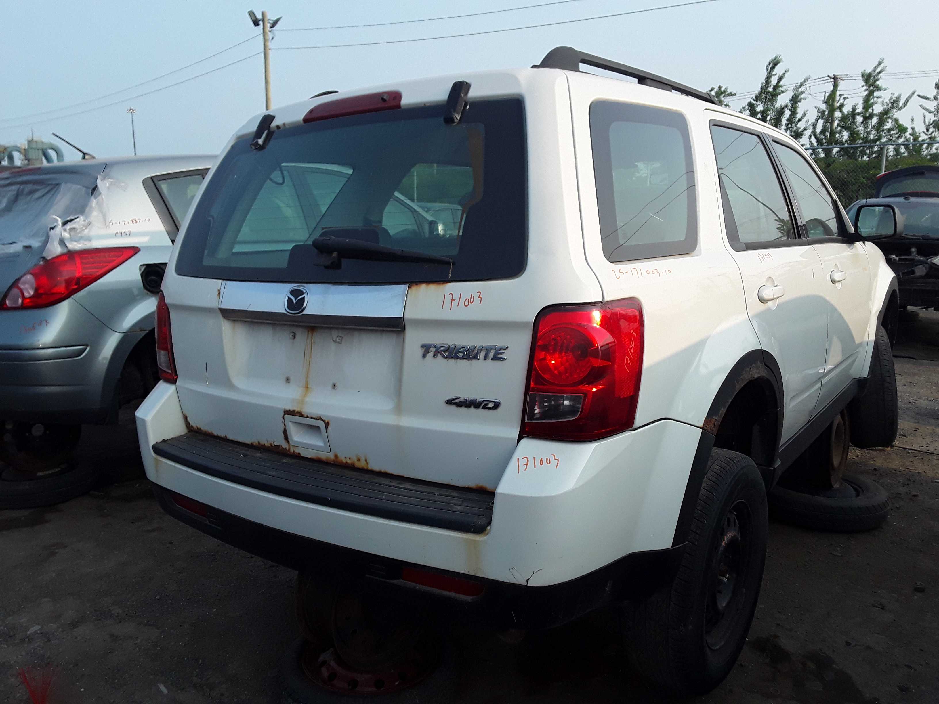 MAZDA TRIBUTE 2010