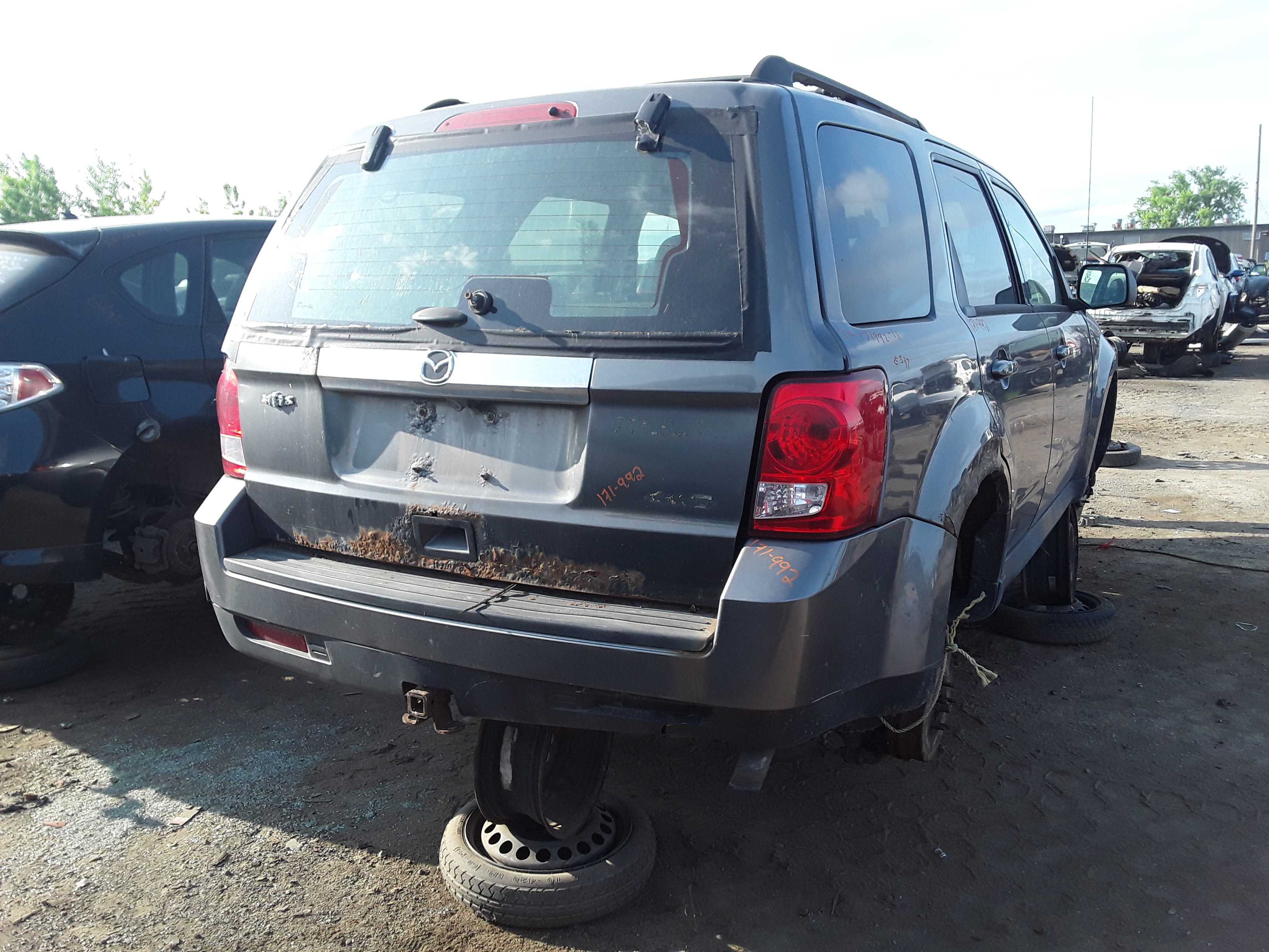 MAZDA TRIBUTE 2011
