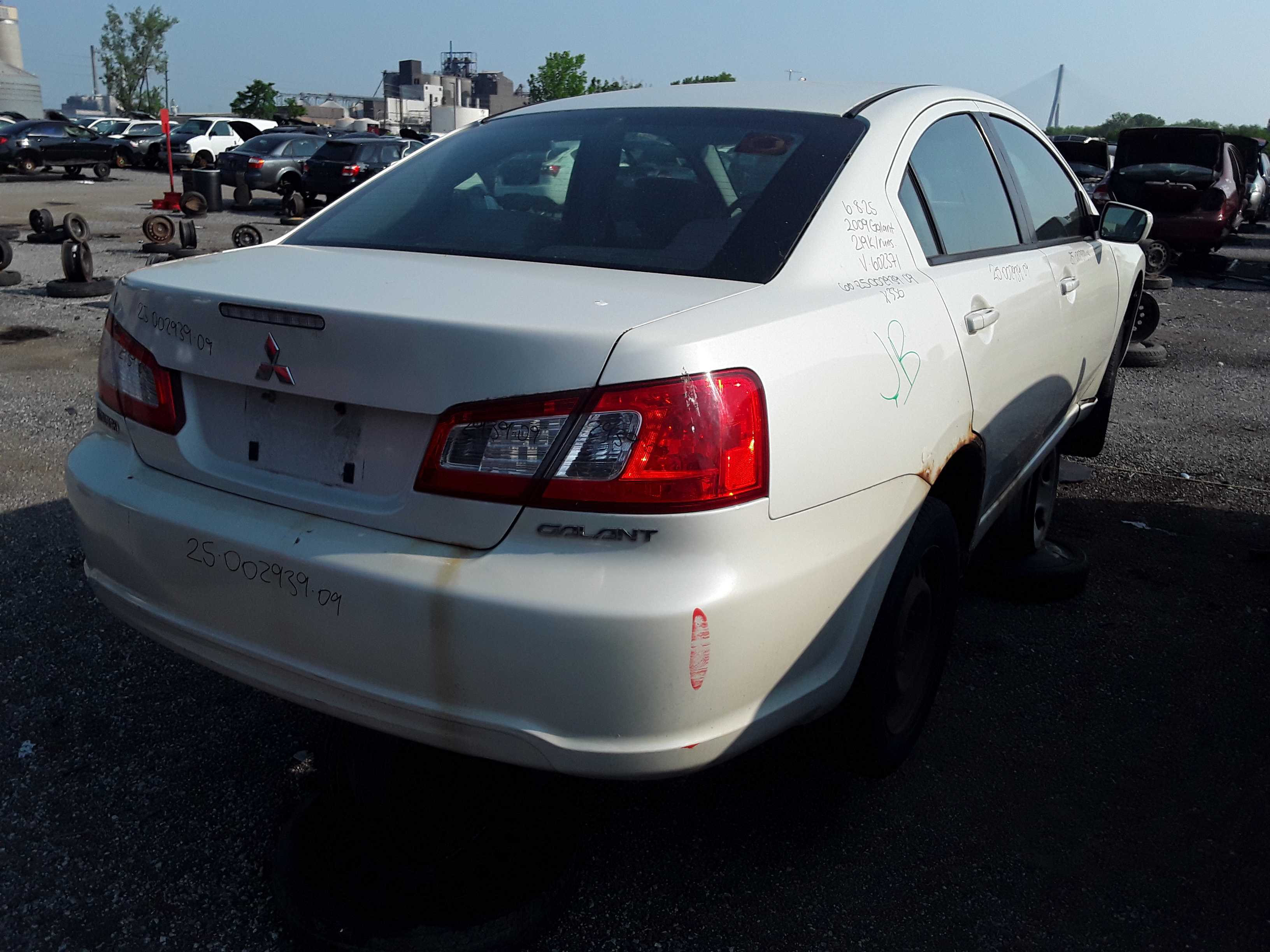 MITSUBISHI GALANT 2009