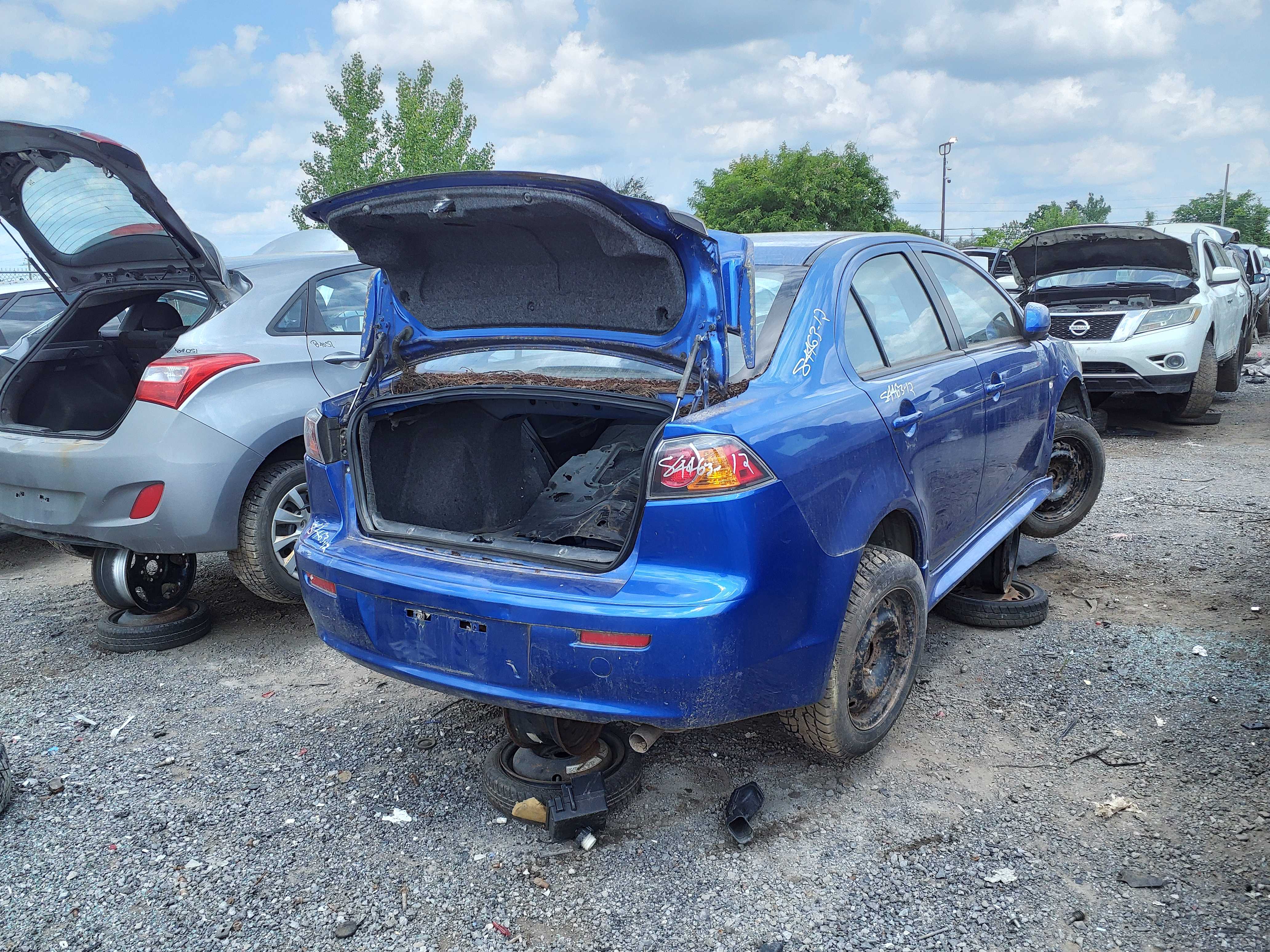 MITSUBISHI LANCER 2012