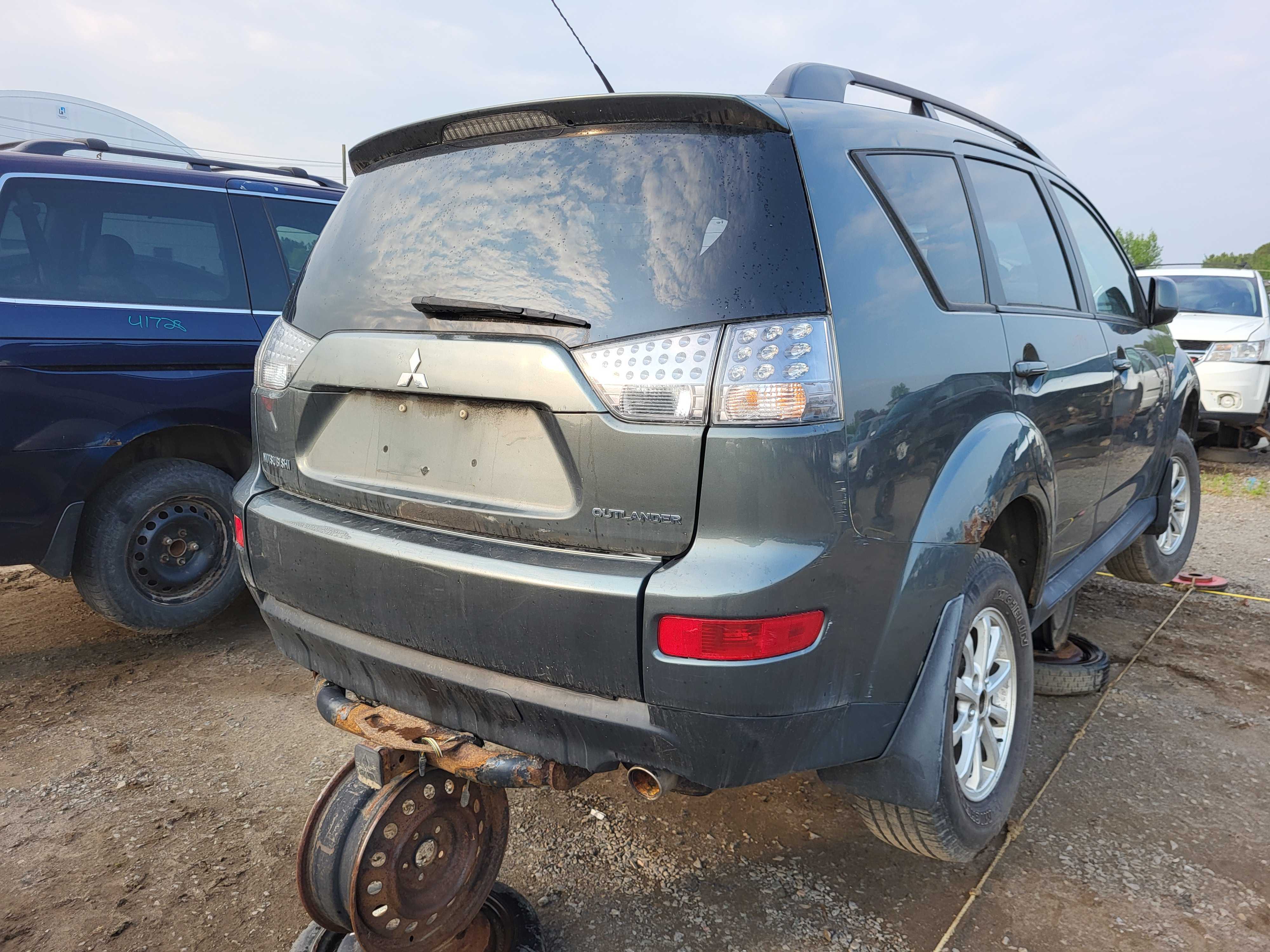 MITSUBISHI OUTLANDER 2009