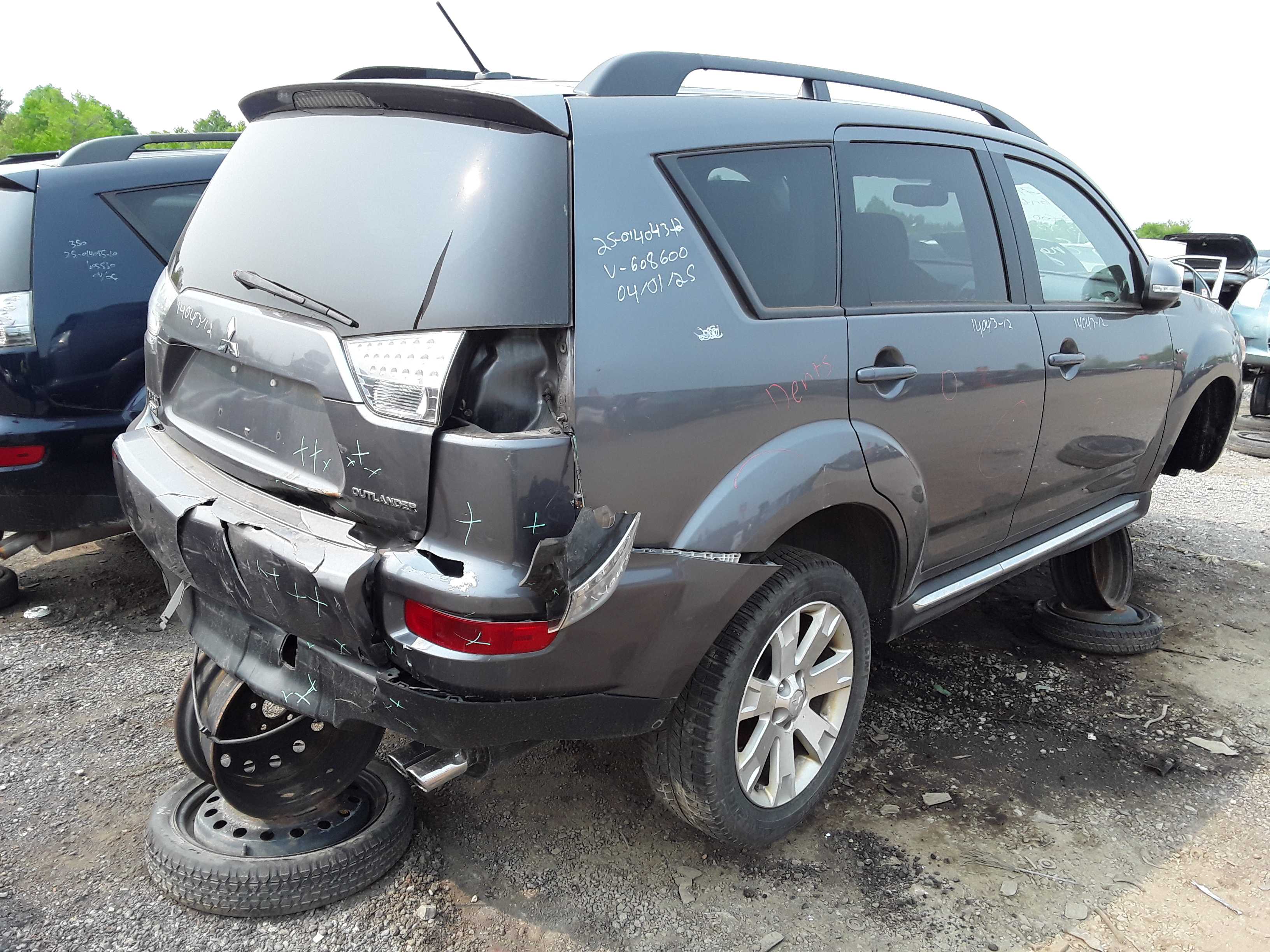 MITSUBISHI OUTLANDER 2012