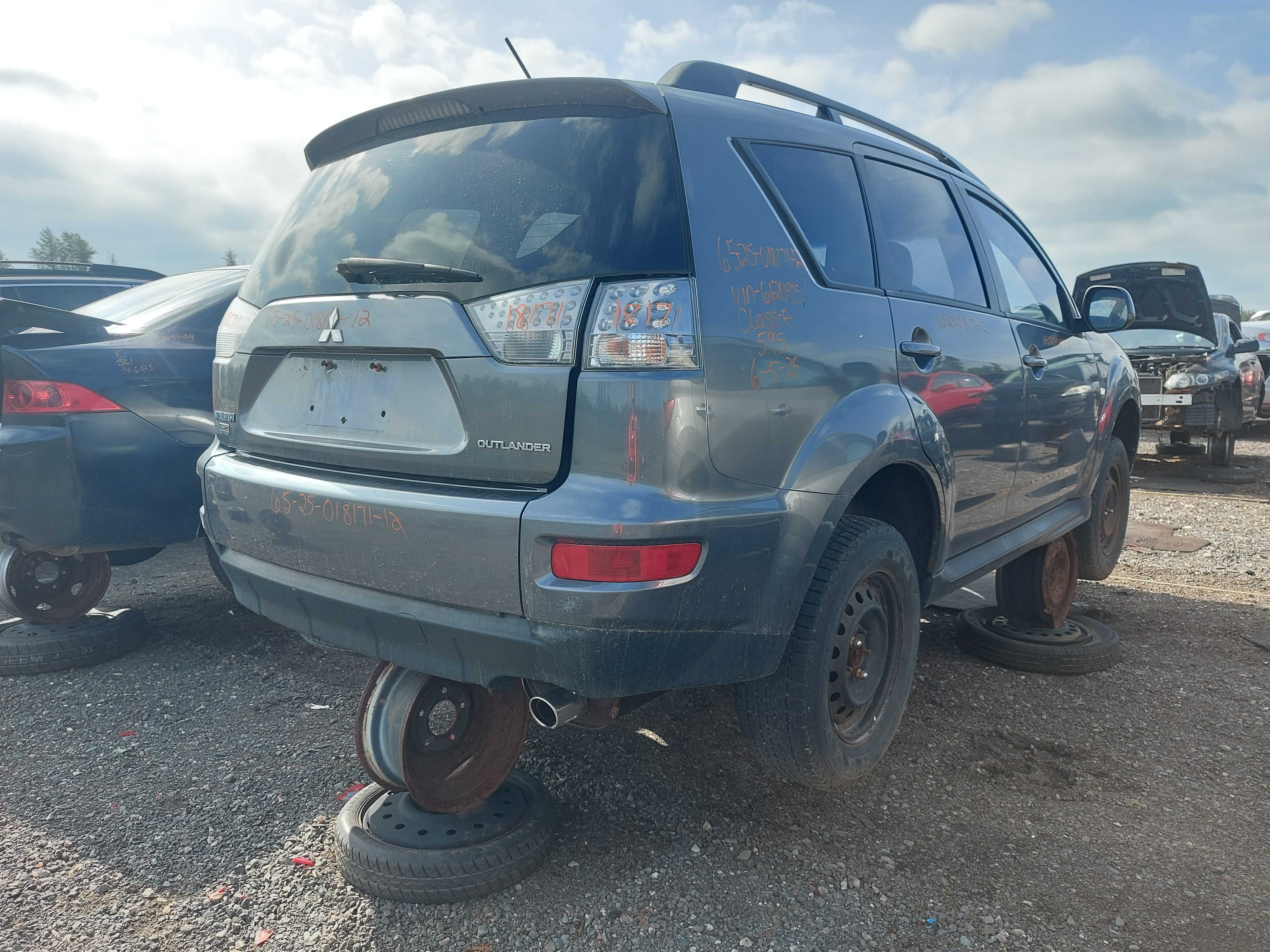 MITSUBISHI OUTLANDER 2012