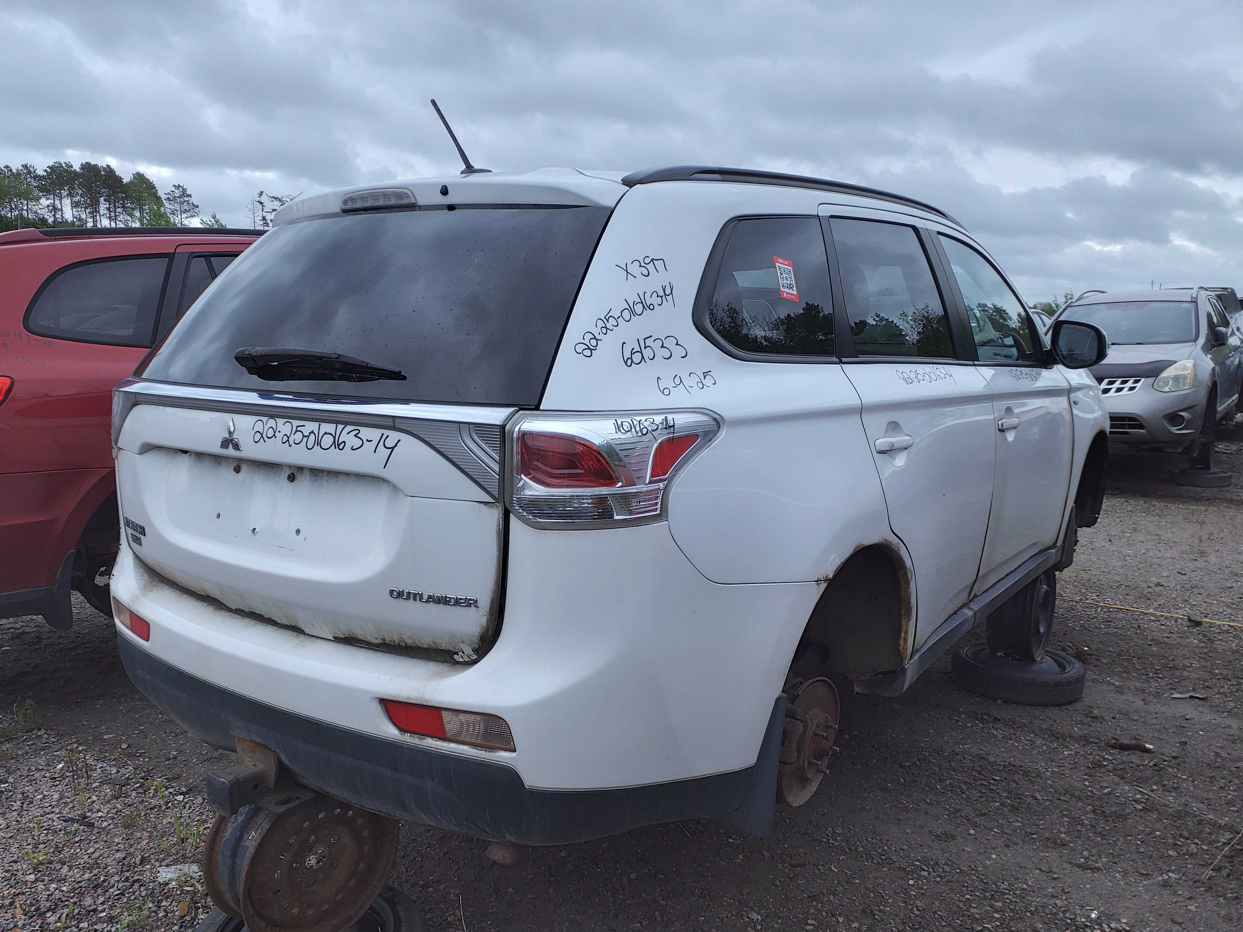 MITSUBISHI OUTLANDER 2014