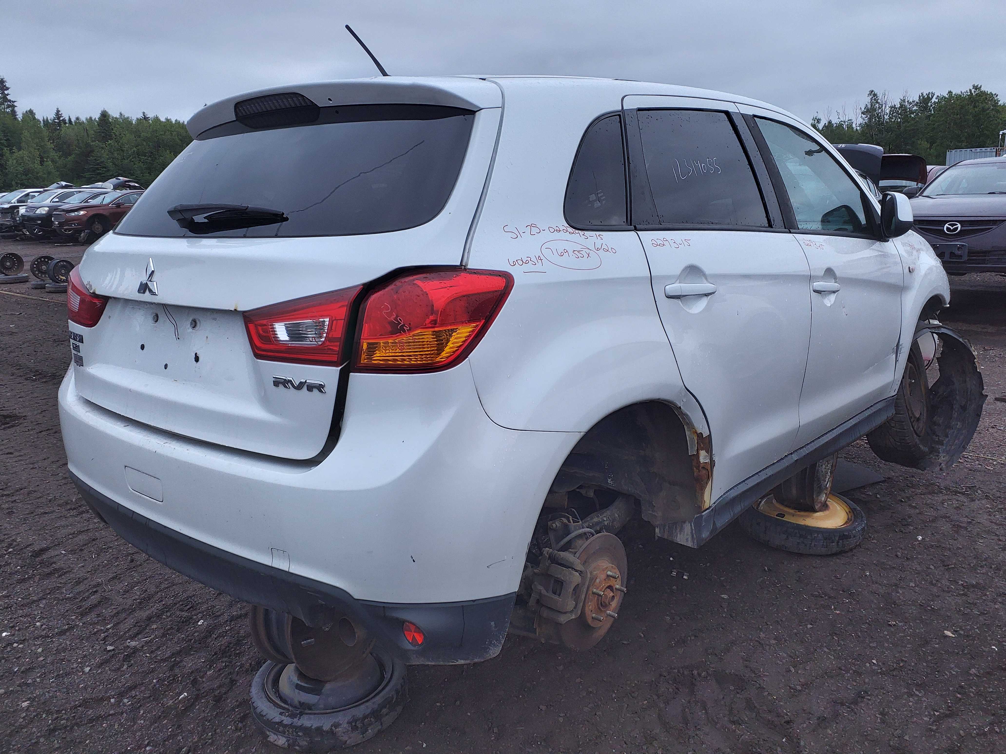MITSUBISHI RVR 2015