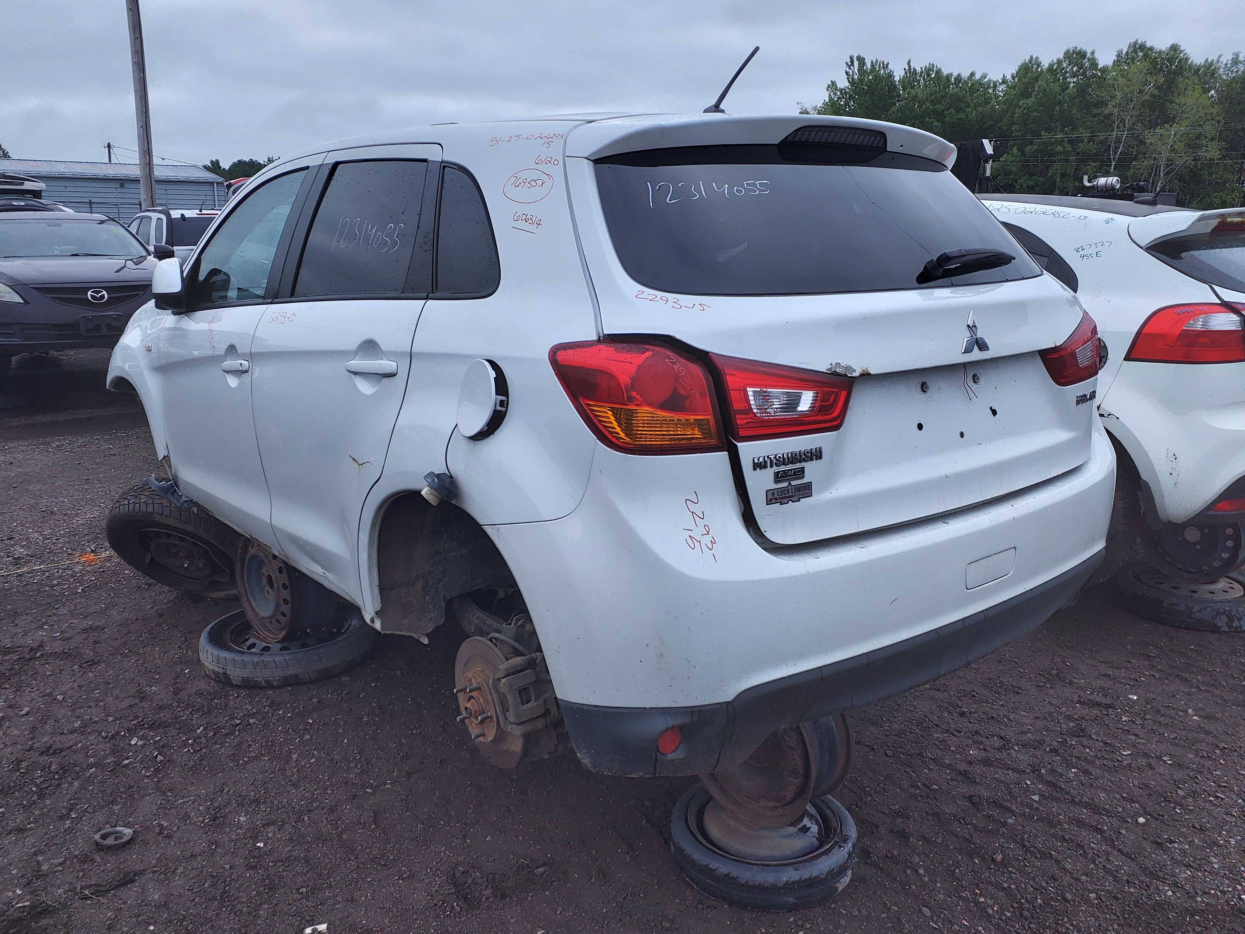 MITSUBISHI RVR 2015