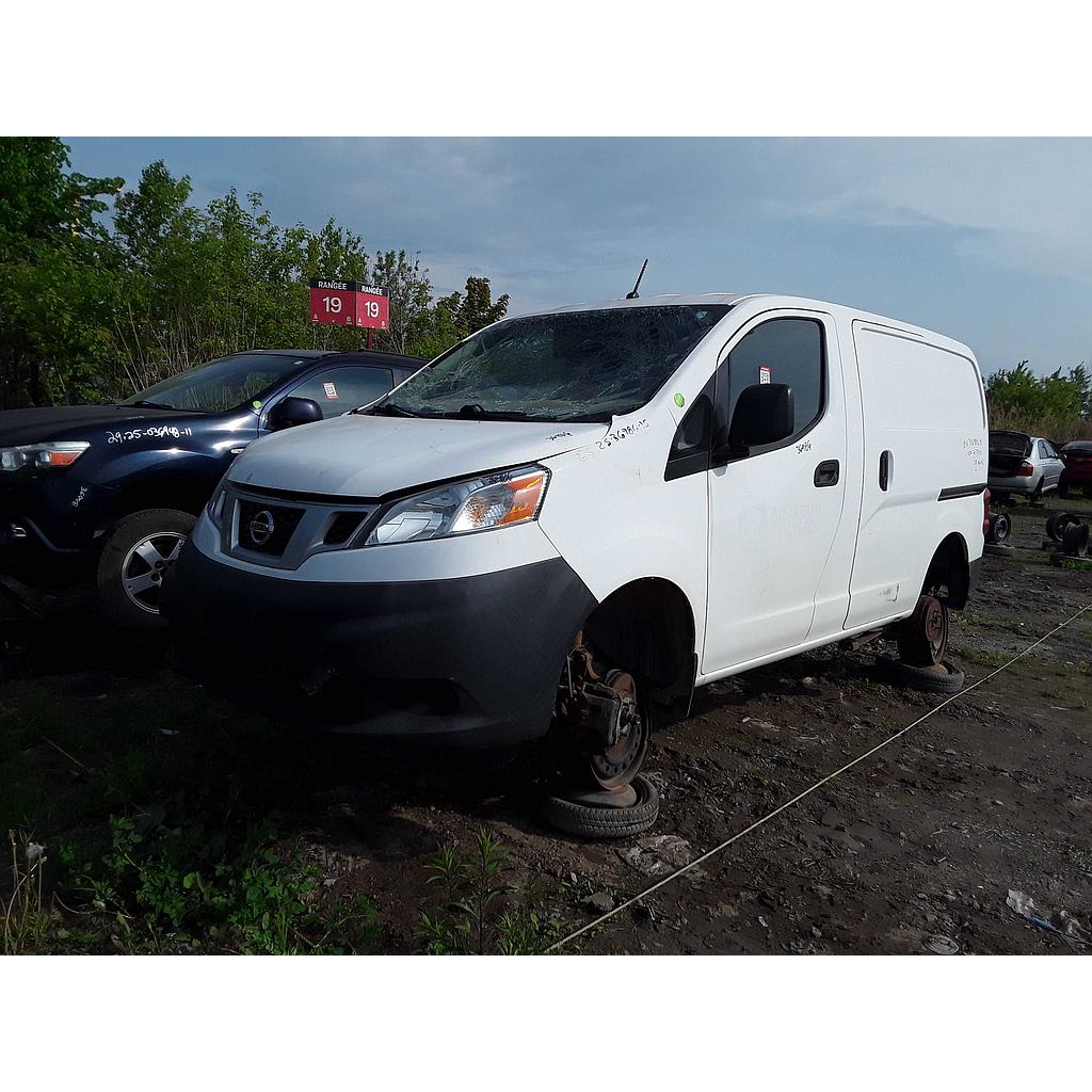 NISSAN NV 2015