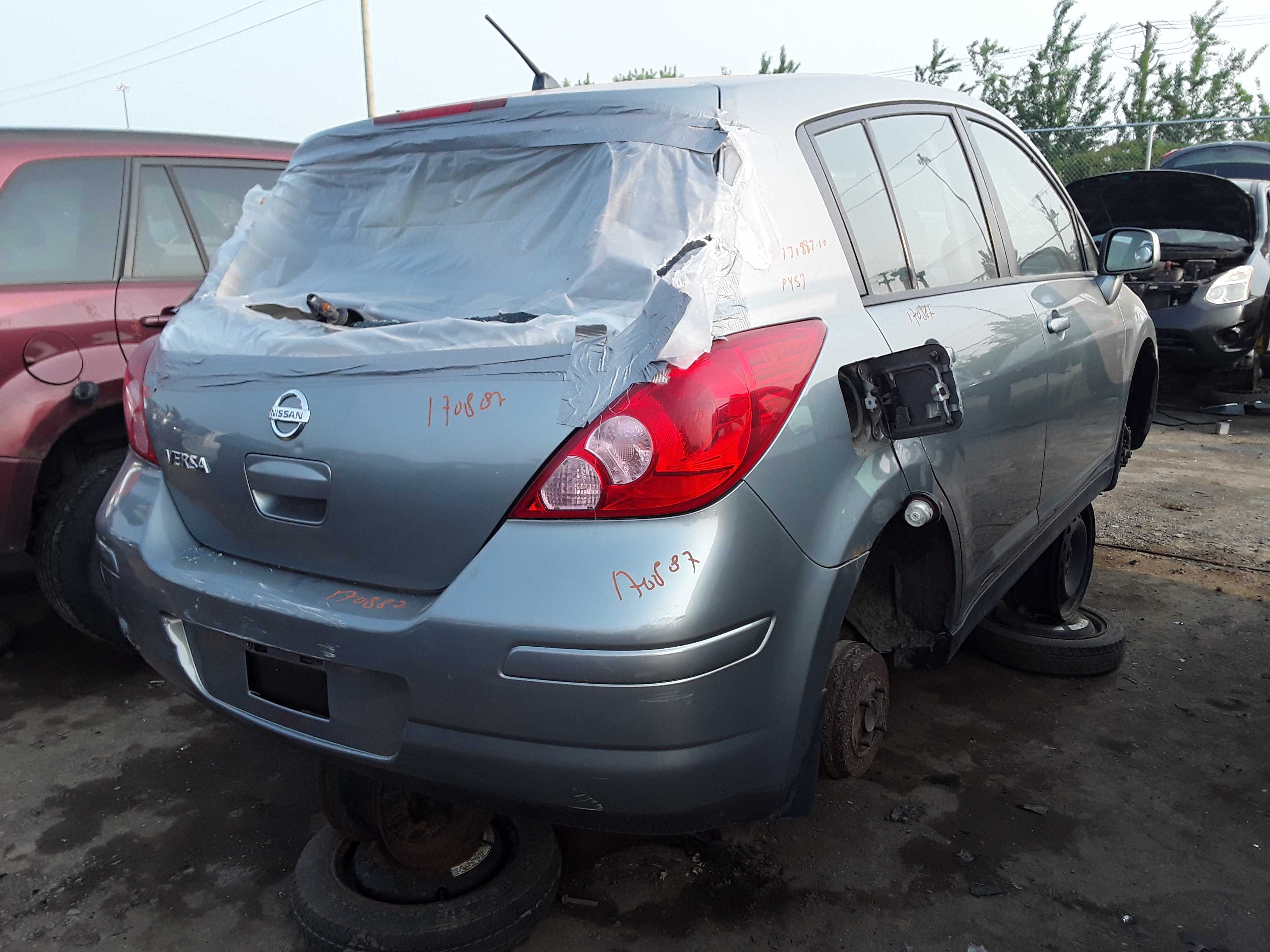 NISSAN VERSA 2010