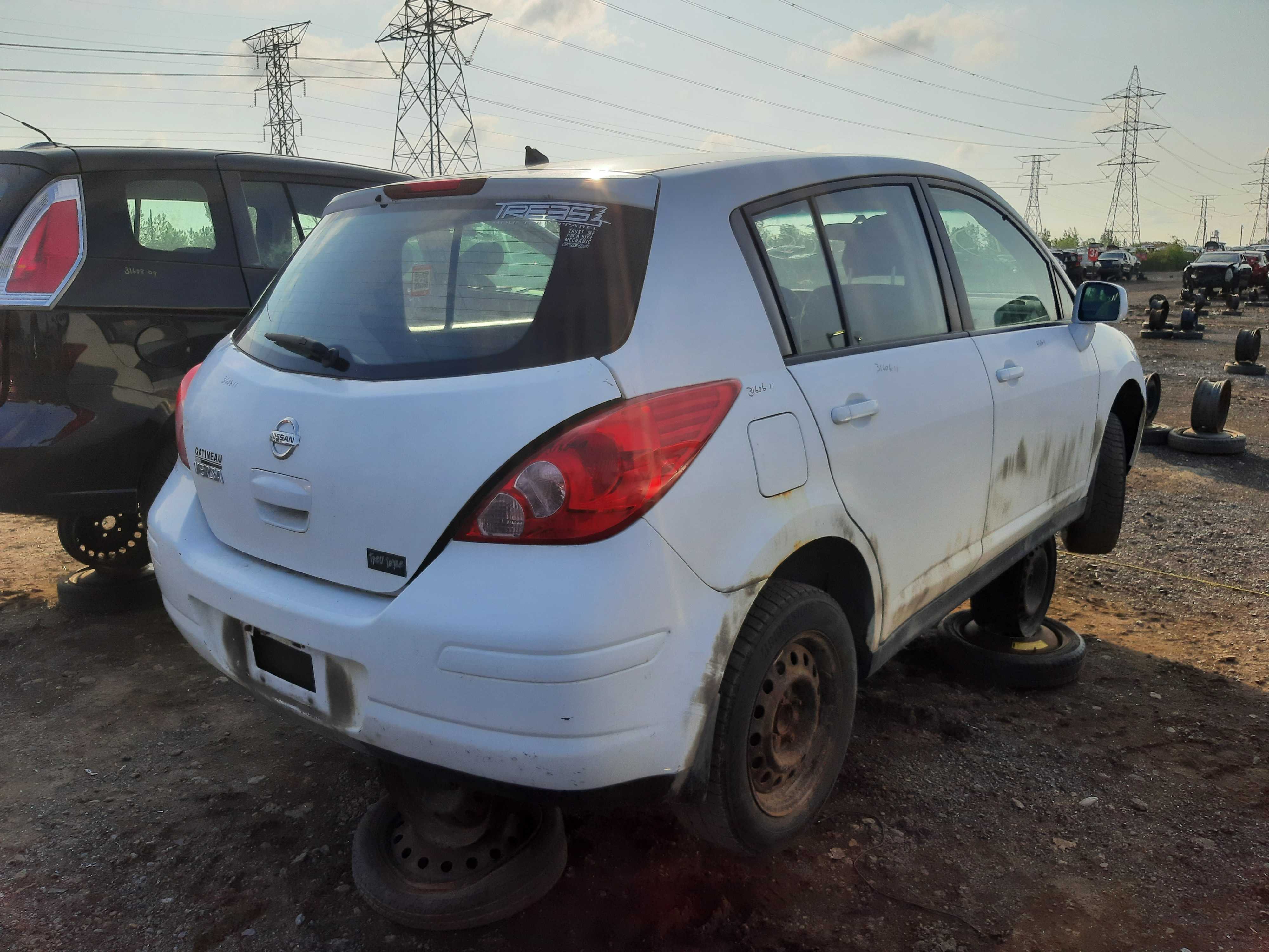NISSAN VERSA 2011