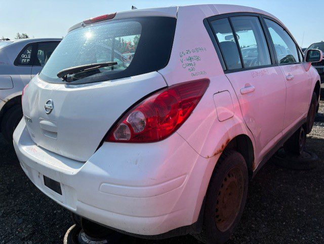 NISSAN VERSA 2011