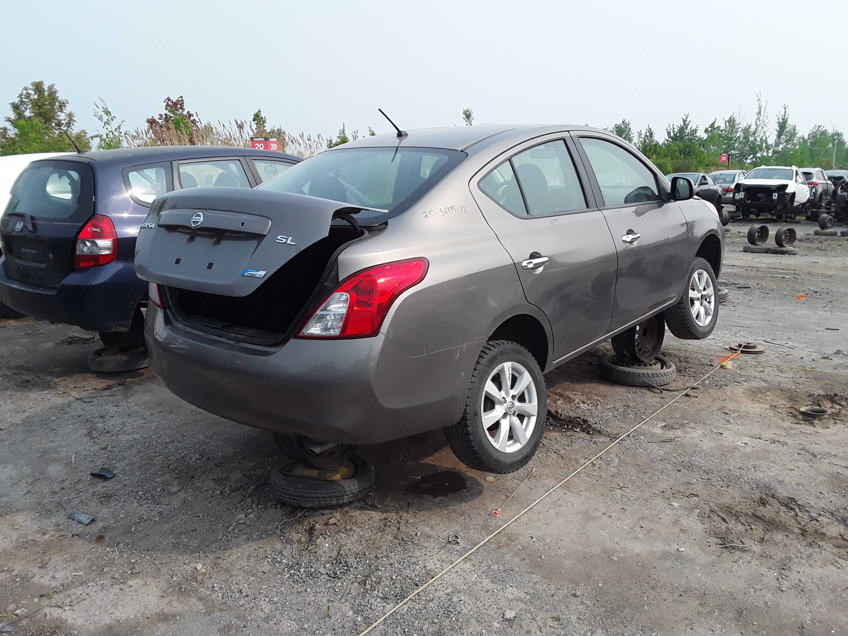 NISSAN VERSA 2012