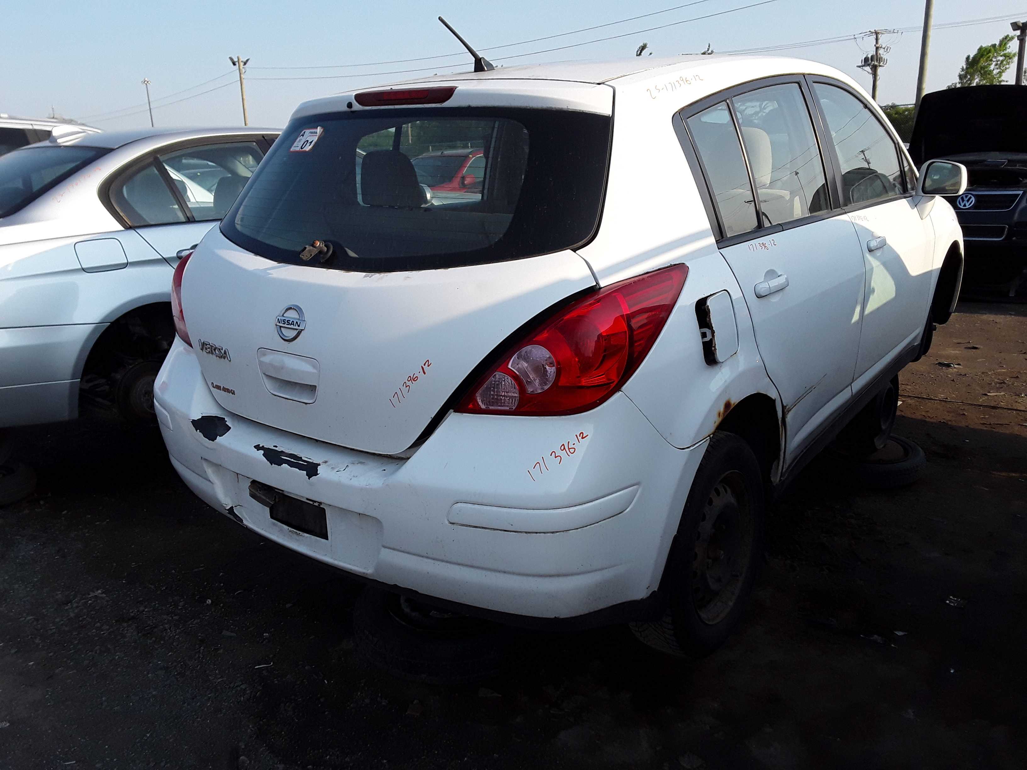 NISSAN VERSA 2012