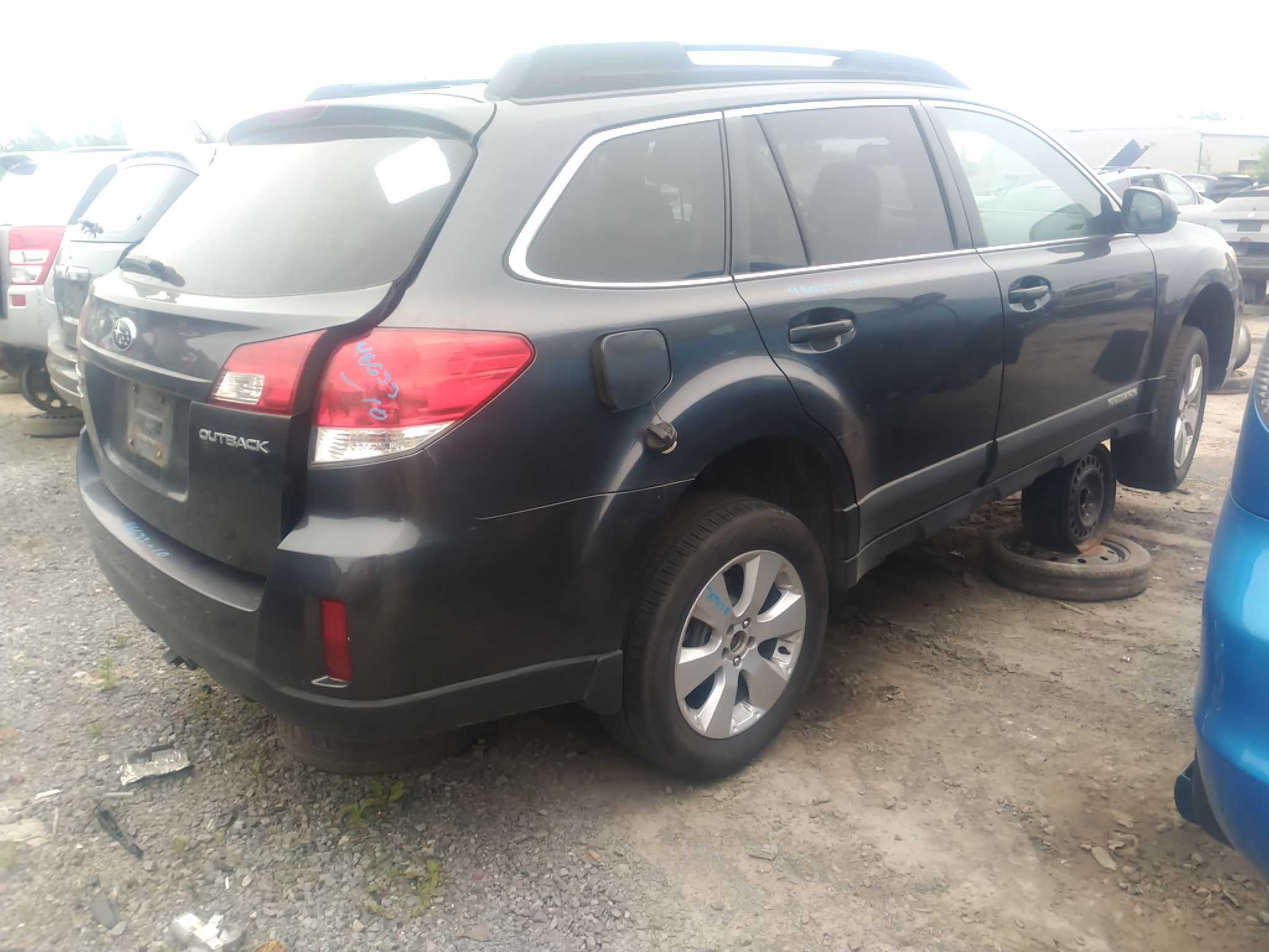 SUBARU OUTBACK 2010