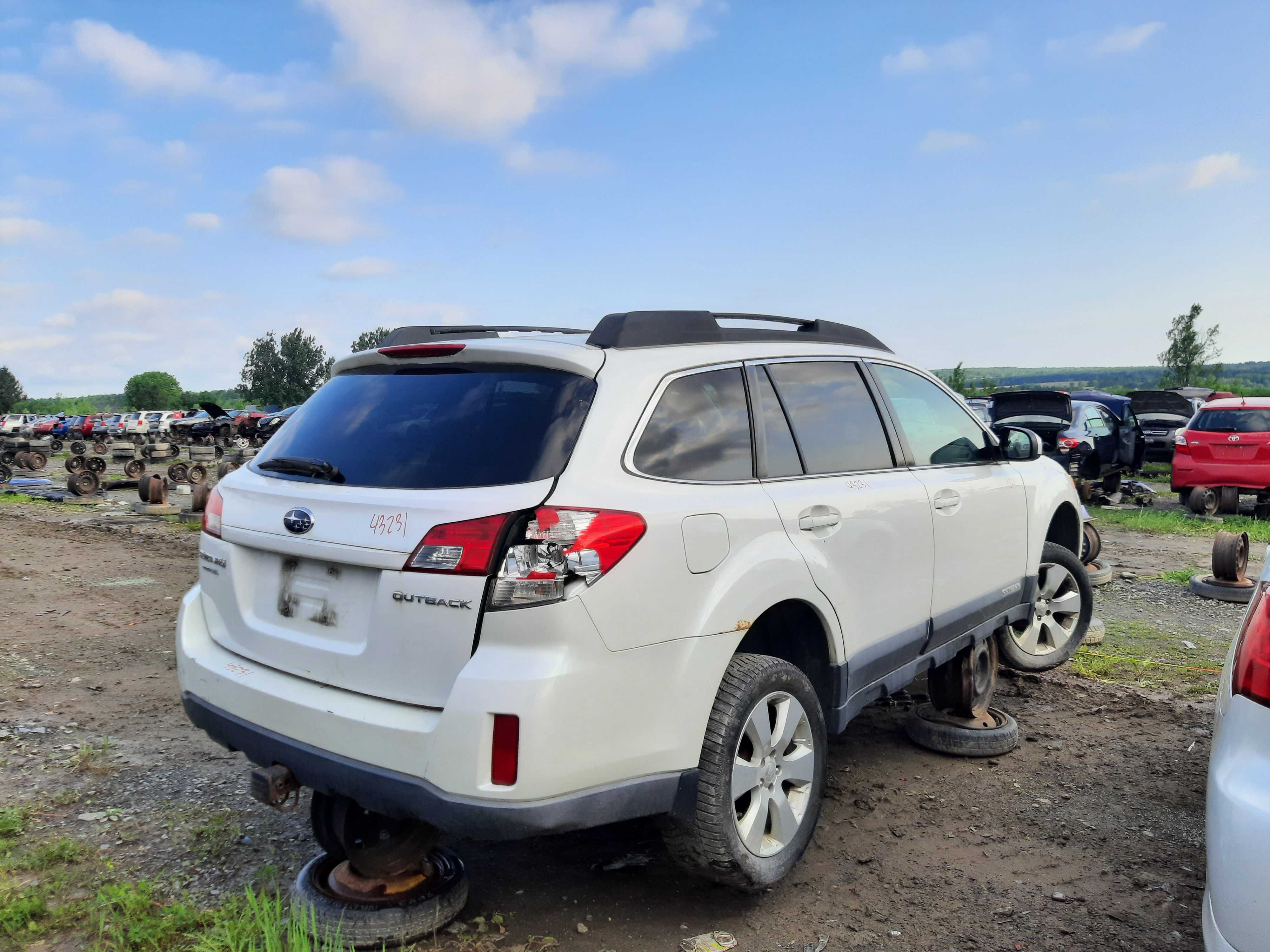 SUBARU OUTBACK 2011
