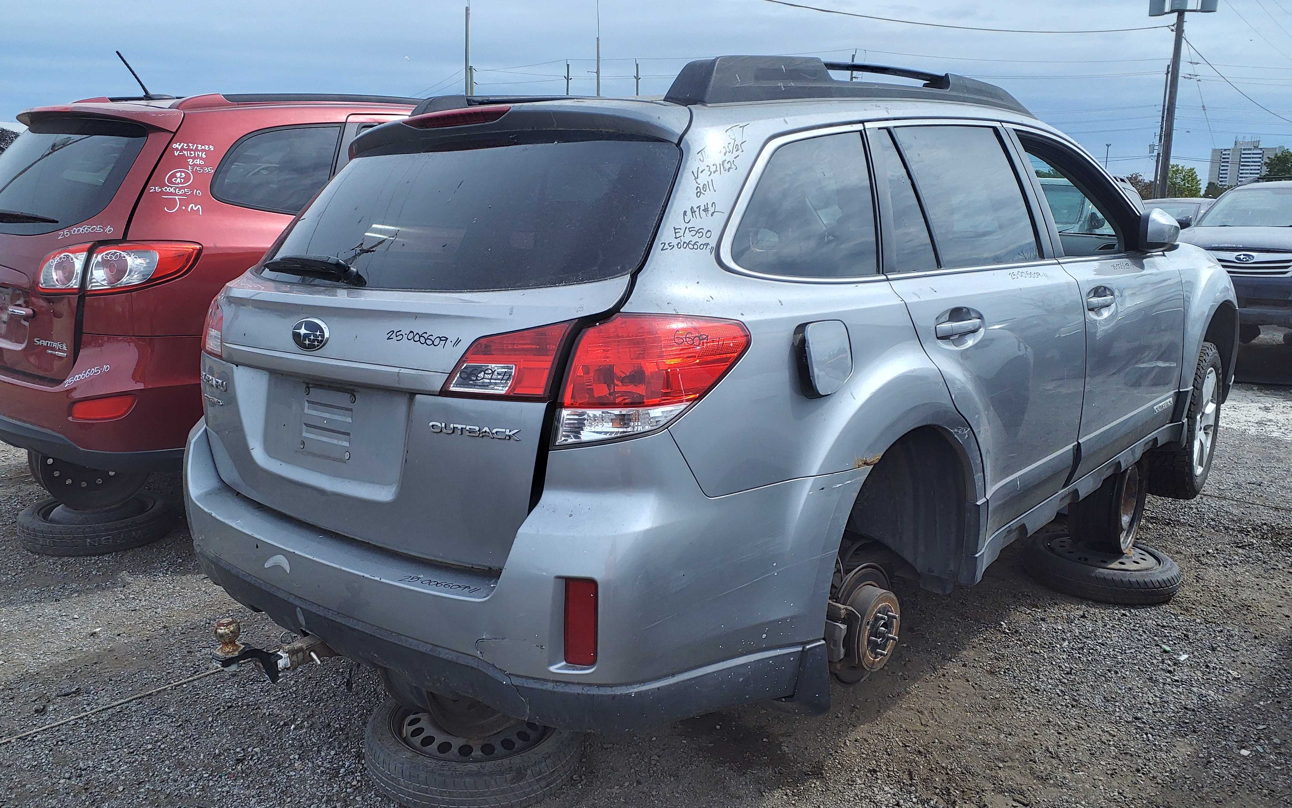 SUBARU OUTBACK 2011