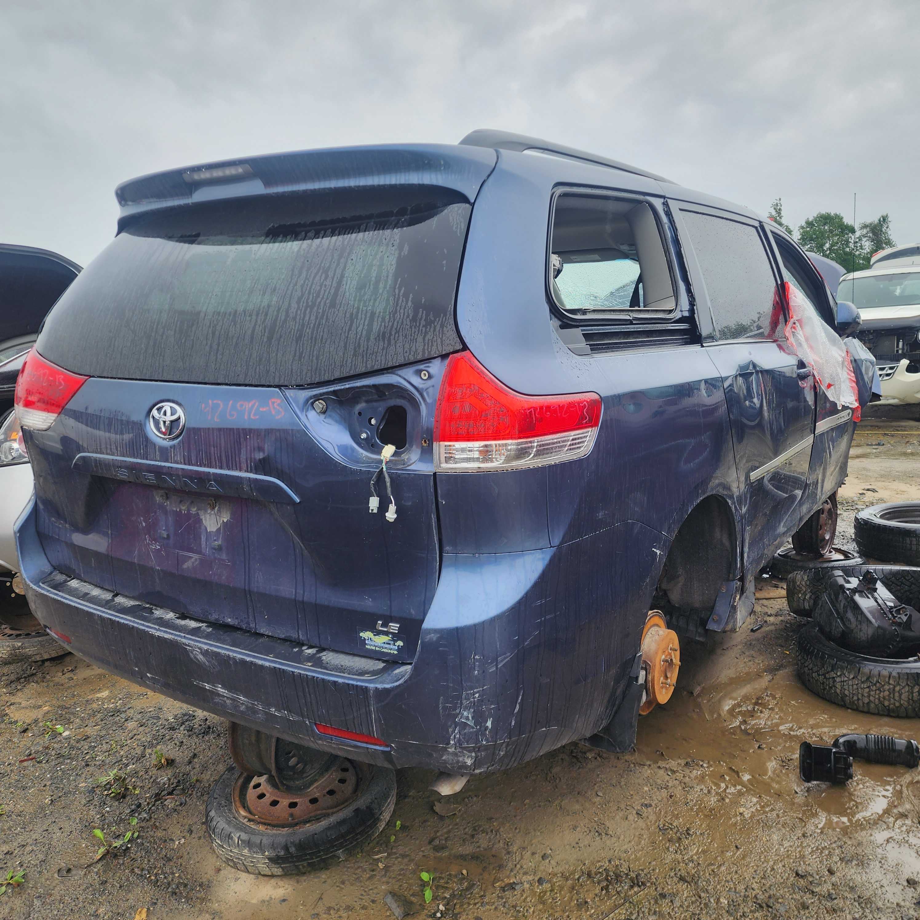 TOYOTA SIENNA 2013
