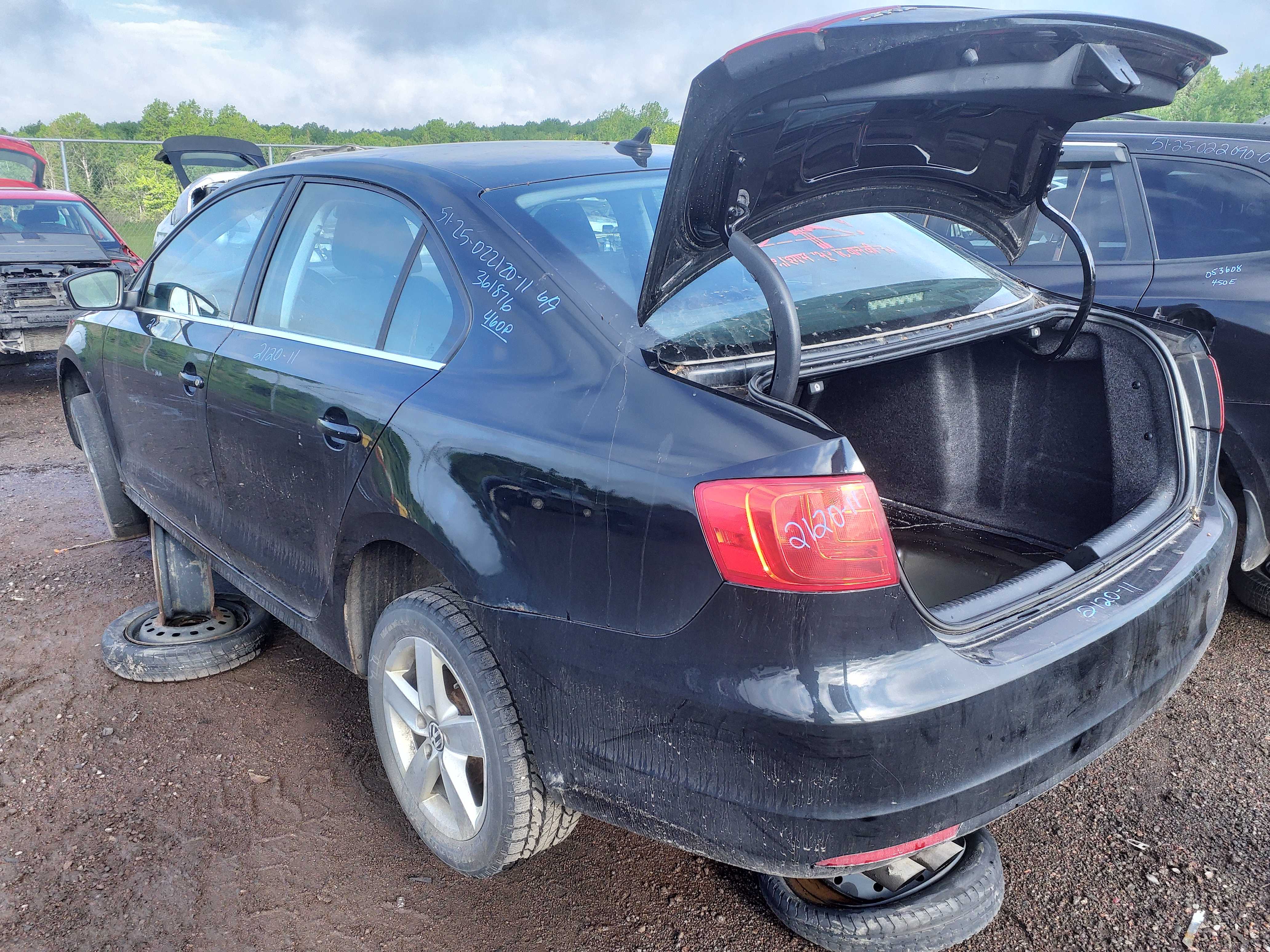 VOLKSWAGEN JETTA 2011