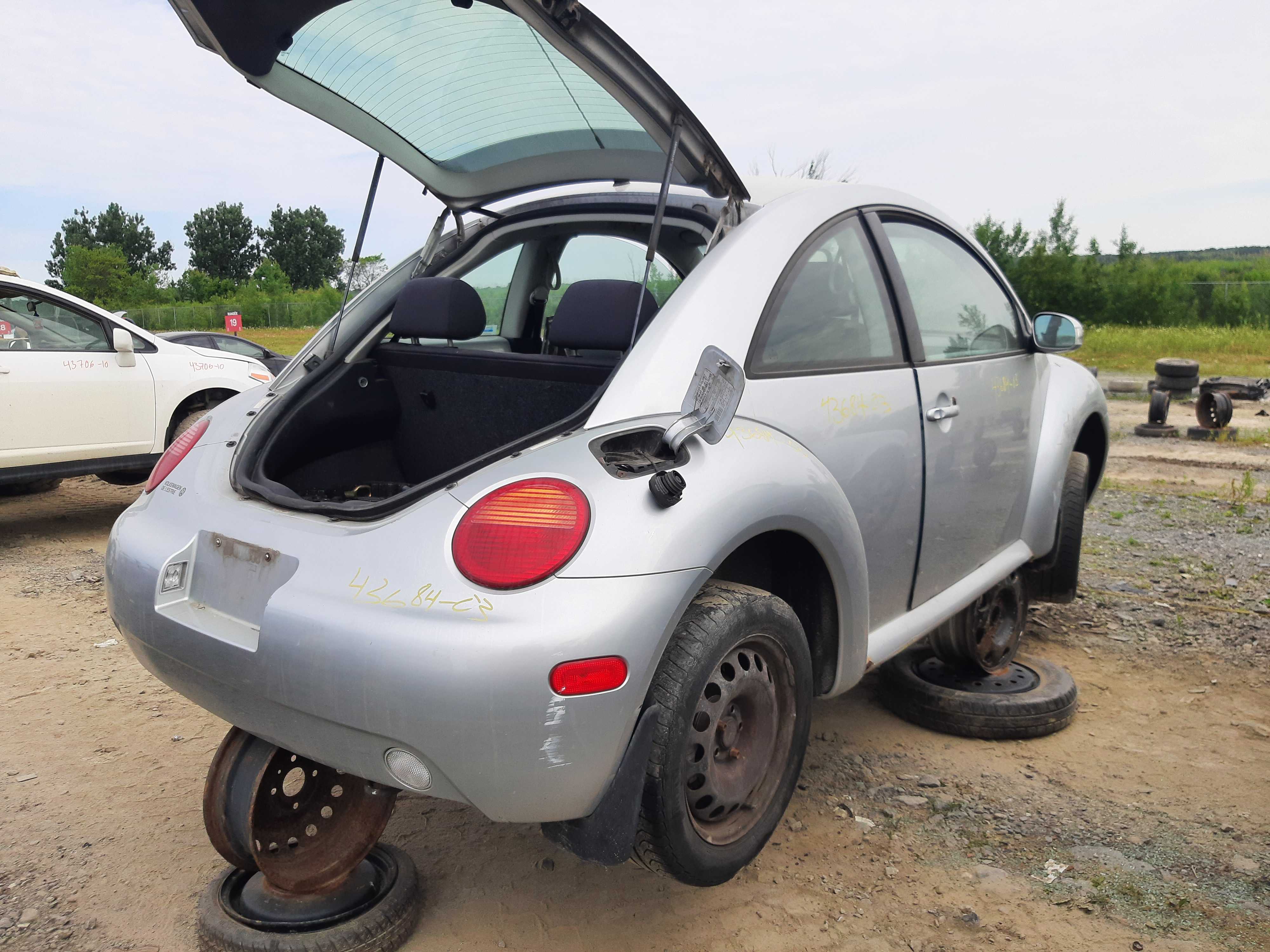 VOLKSWAGEN NEW BEETLE 2003
