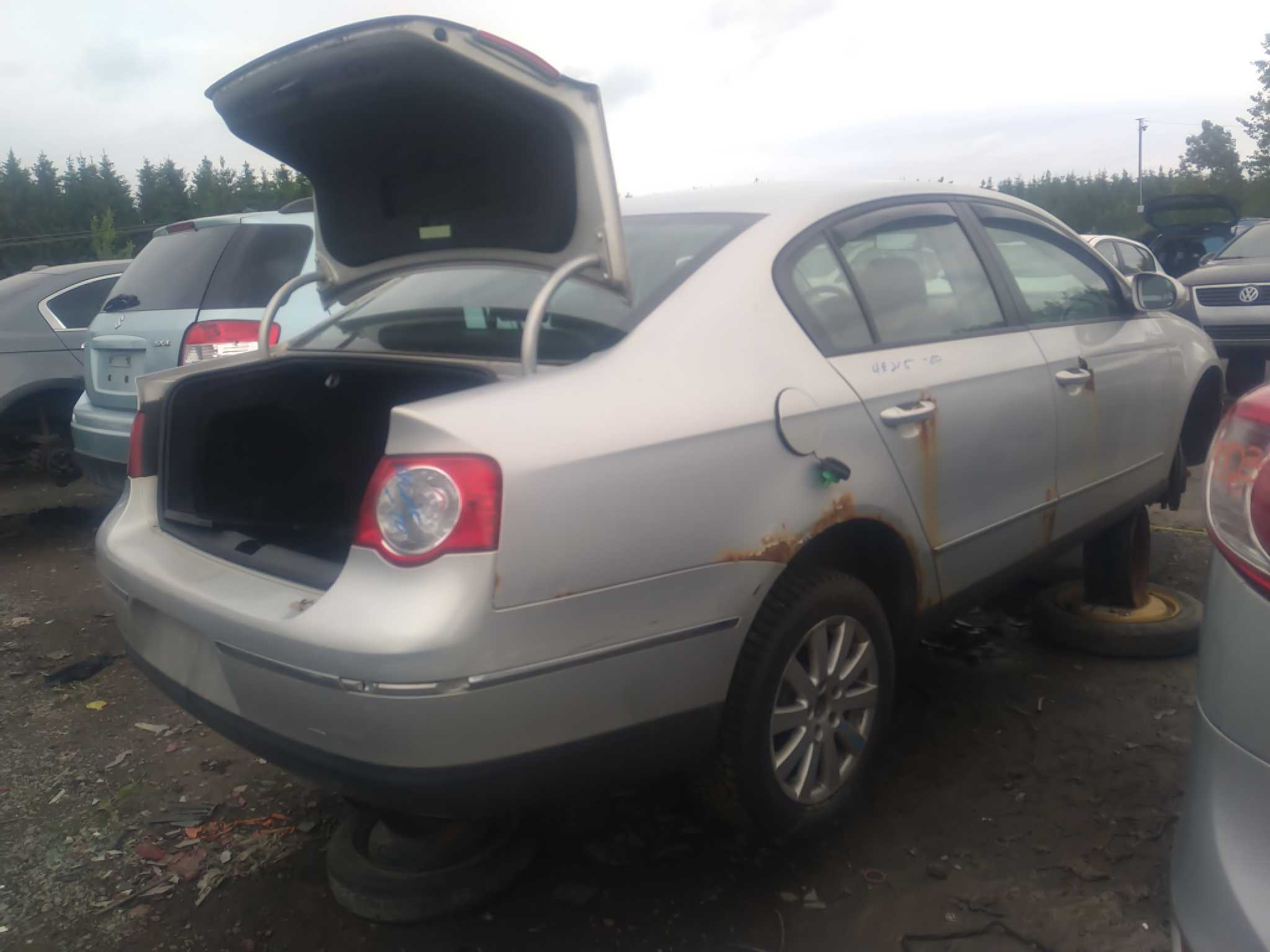 VOLKSWAGEN PASSAT 2010