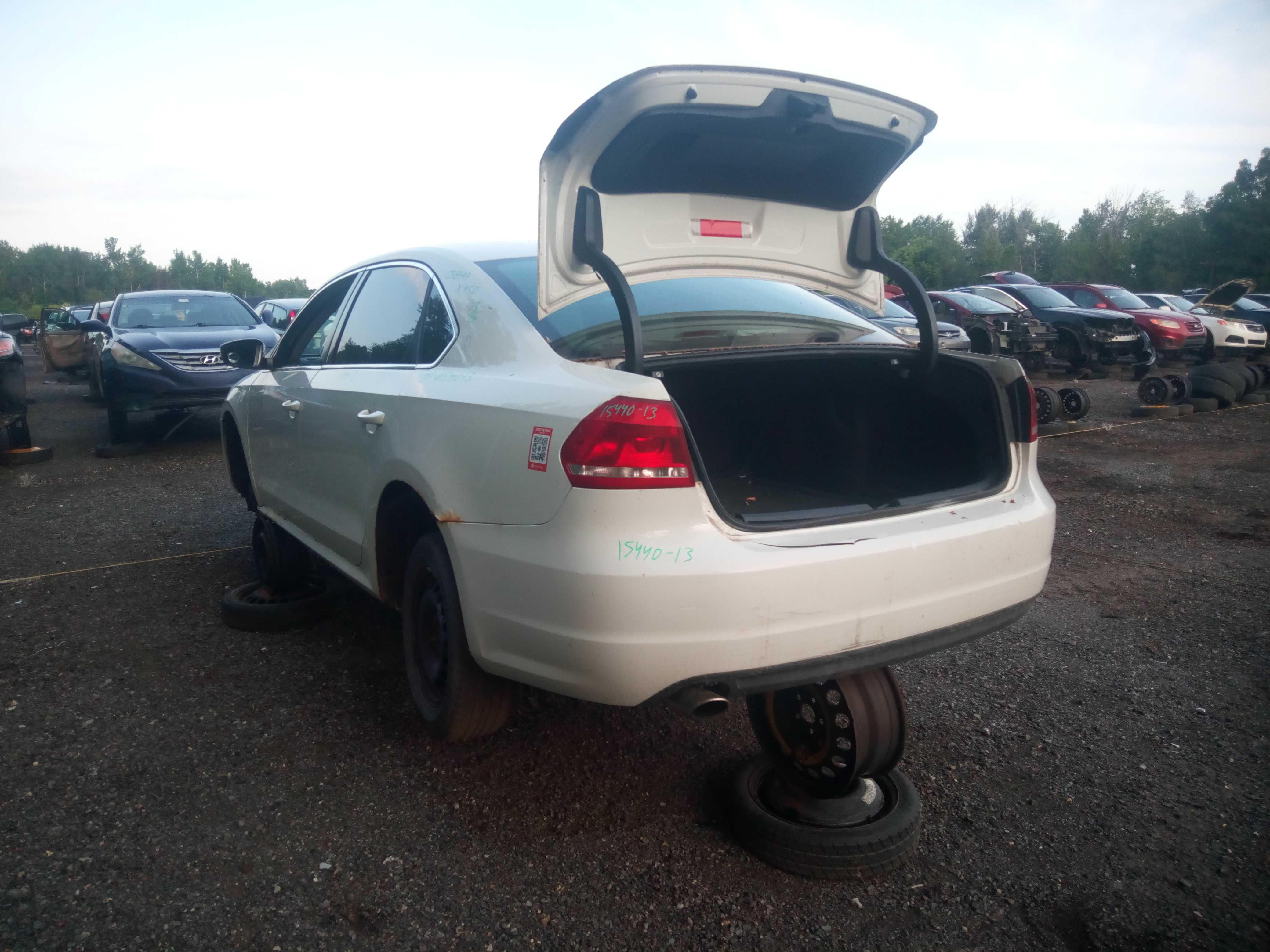 VOLKSWAGEN PASSAT 2013