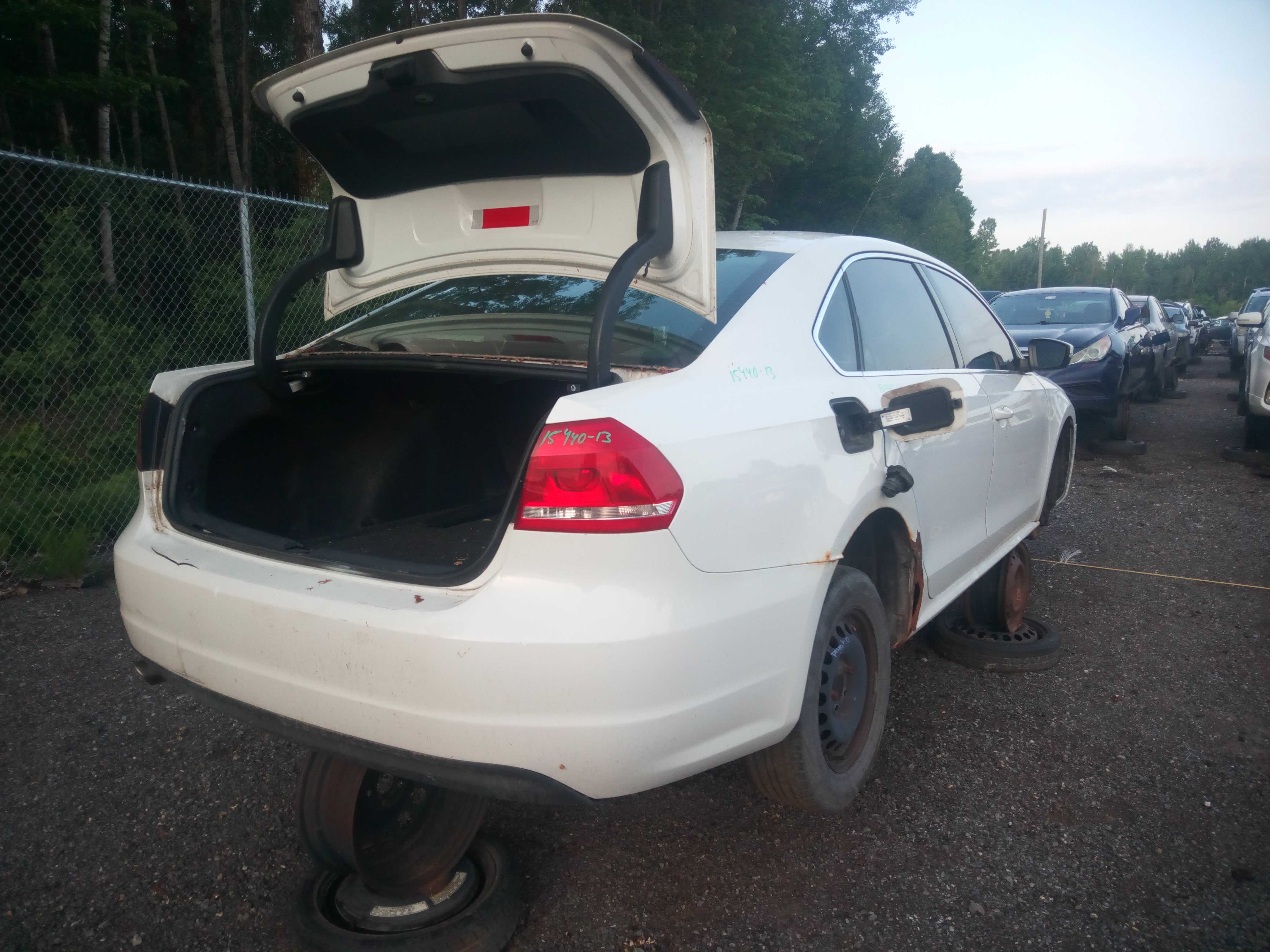 VOLKSWAGEN PASSAT 2013