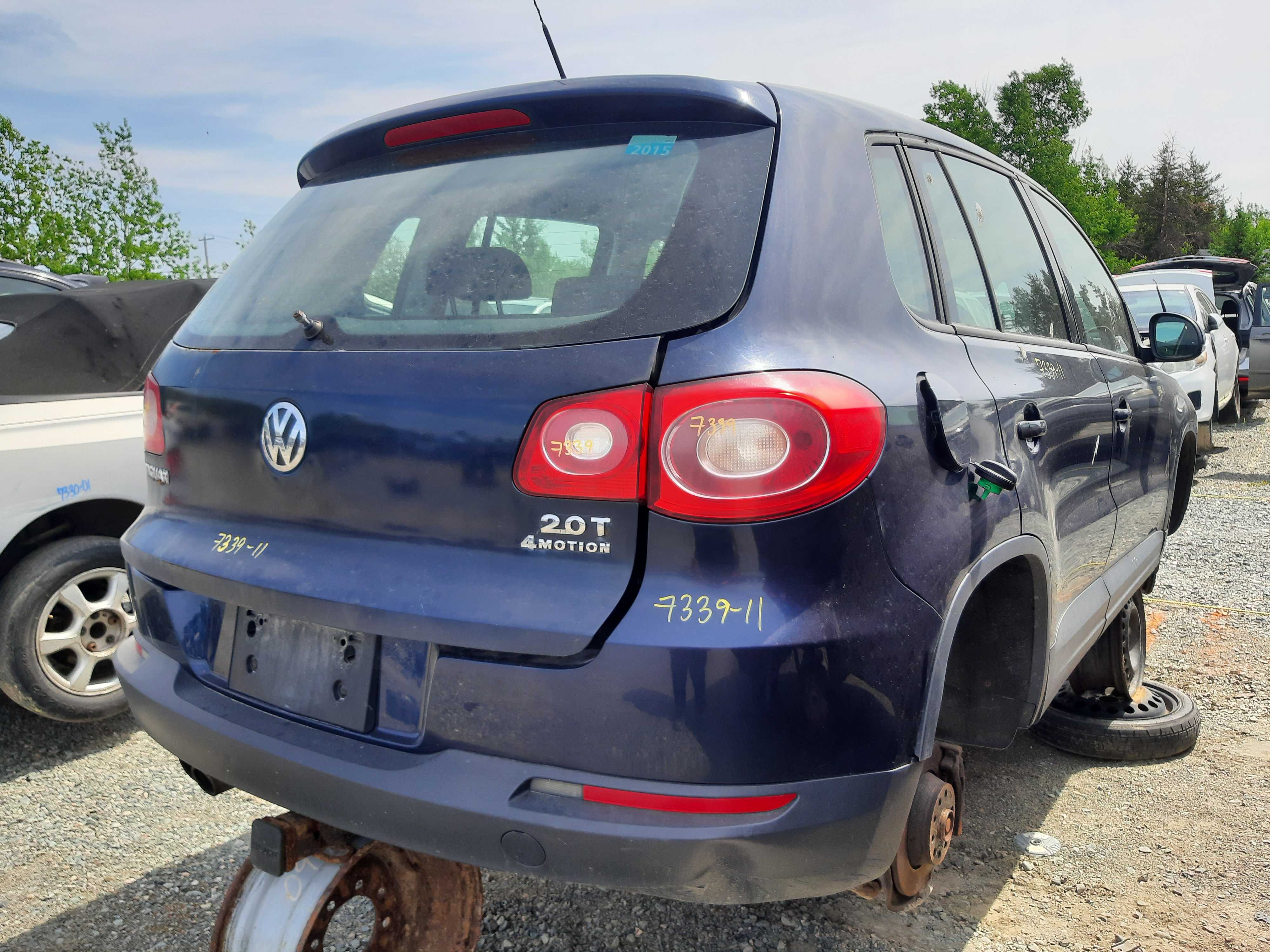 VOLKSWAGEN TIGUAN 2011