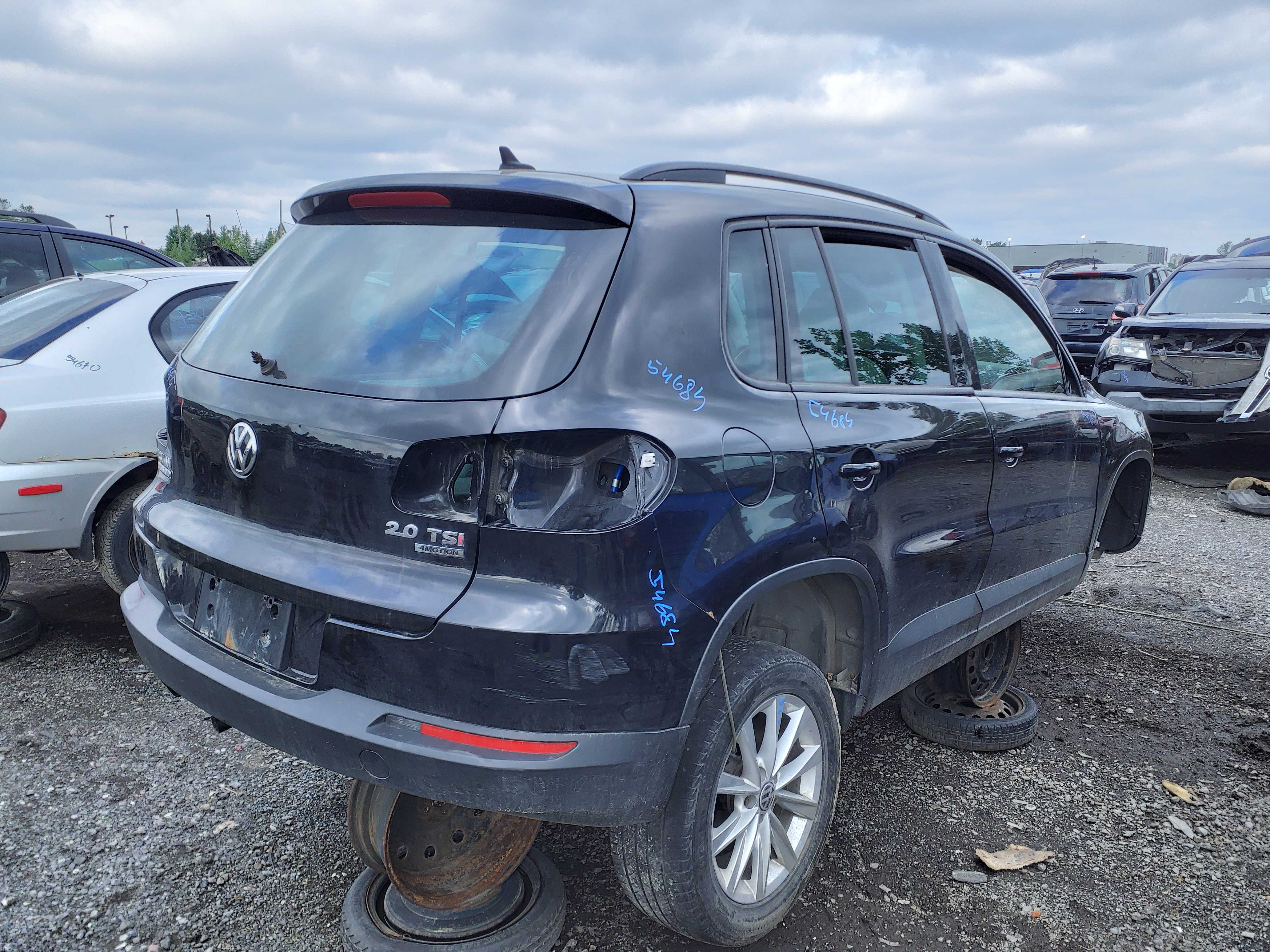 VOLKSWAGEN TIGUAN 2013