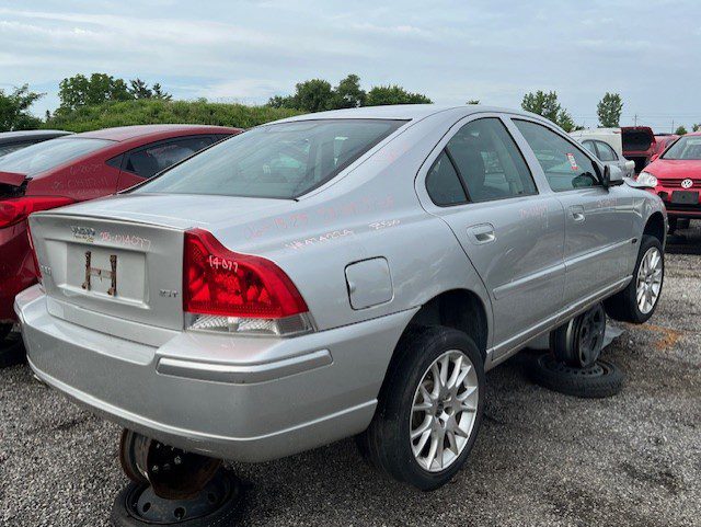 VOLVO S60 2005
