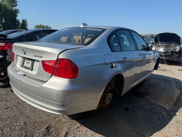 BMW 328 2011