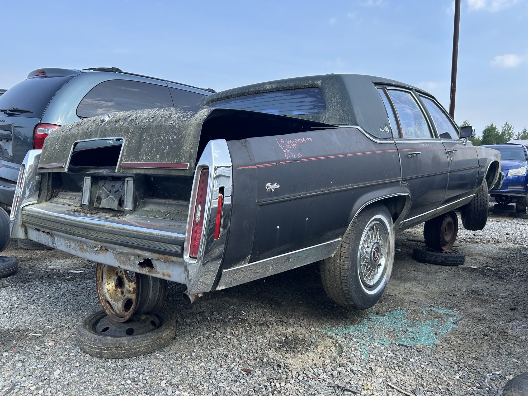 CADILLAC BROUGHAM 1989