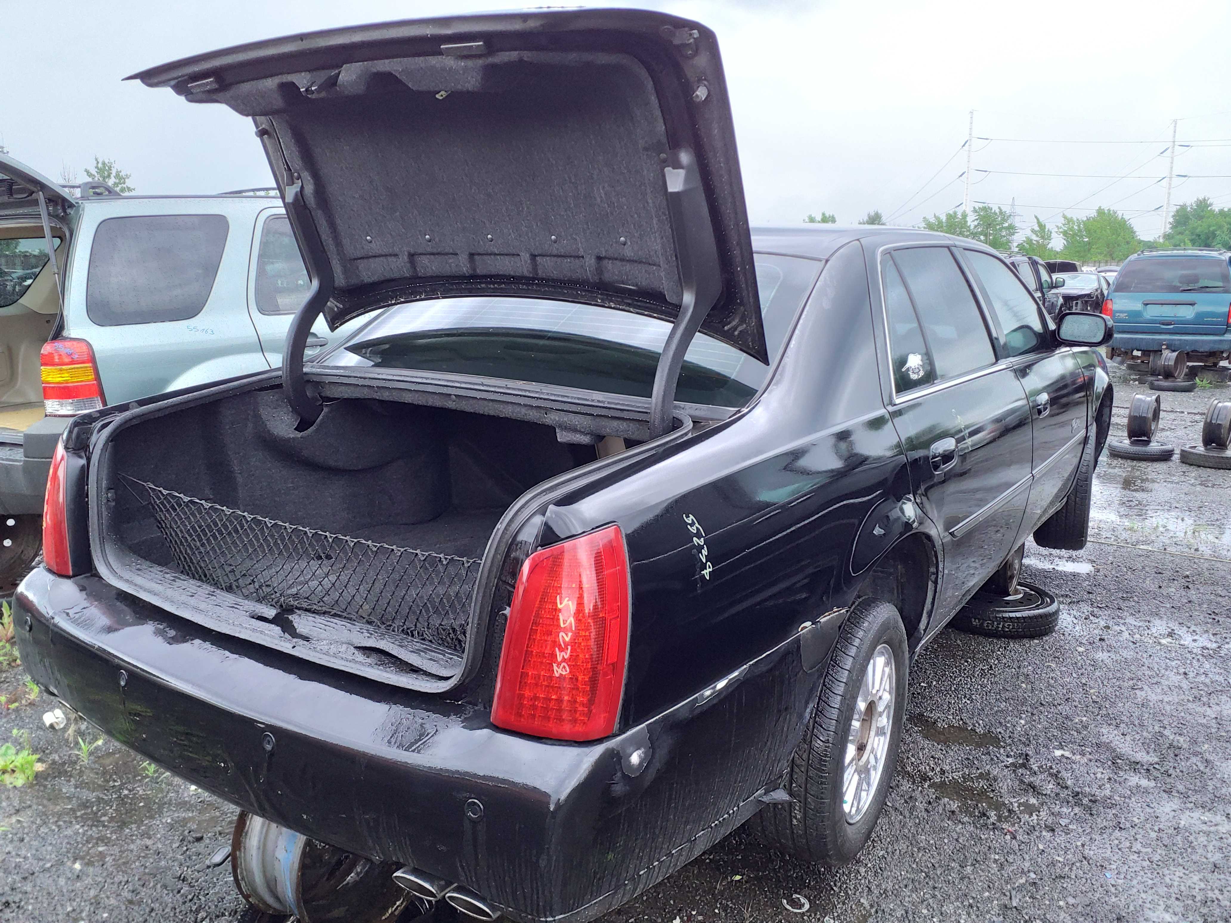 CADILLAC DEVILLE 2005