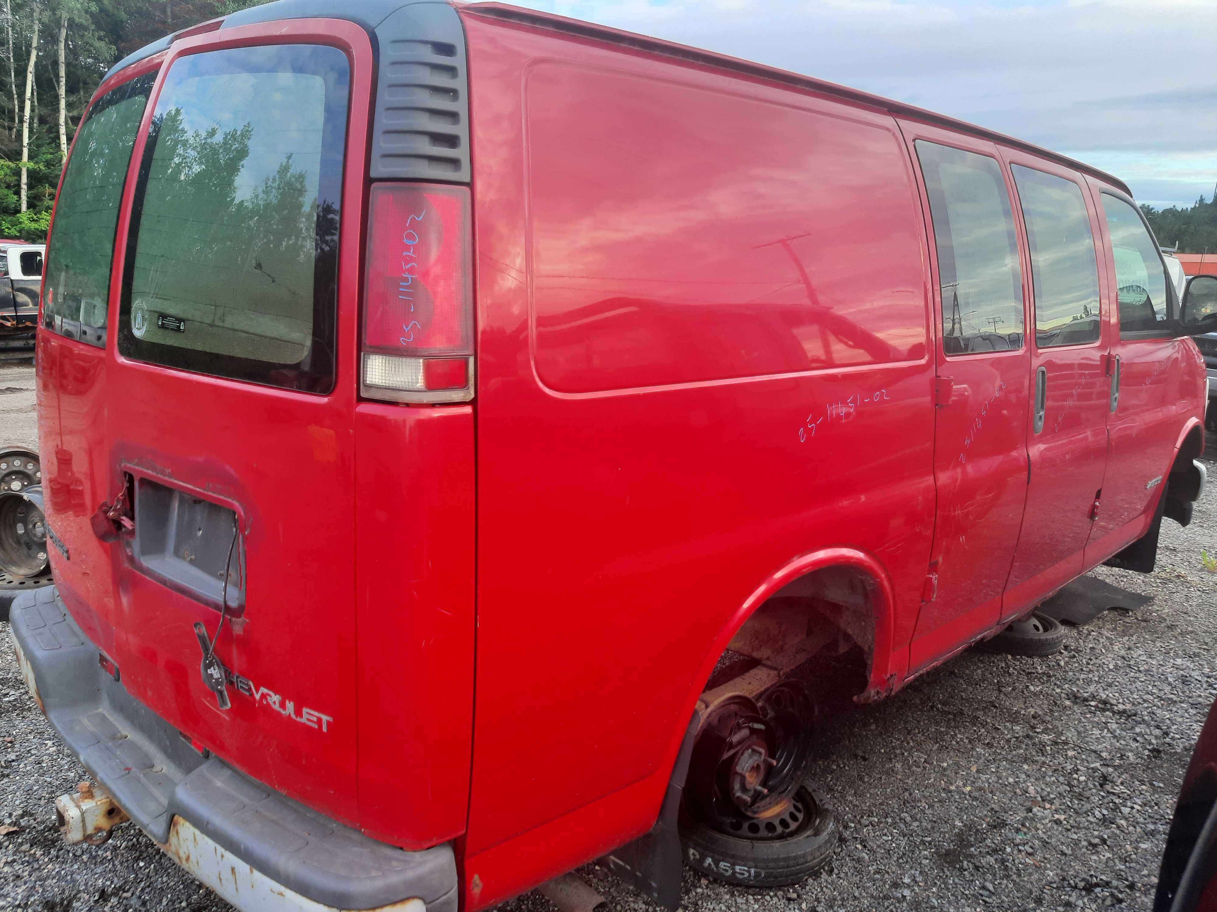 CHEVROLET EXPRESS VAN 2002