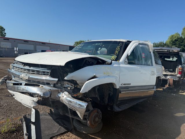 CHEVROLET NEW TAHOE 2000