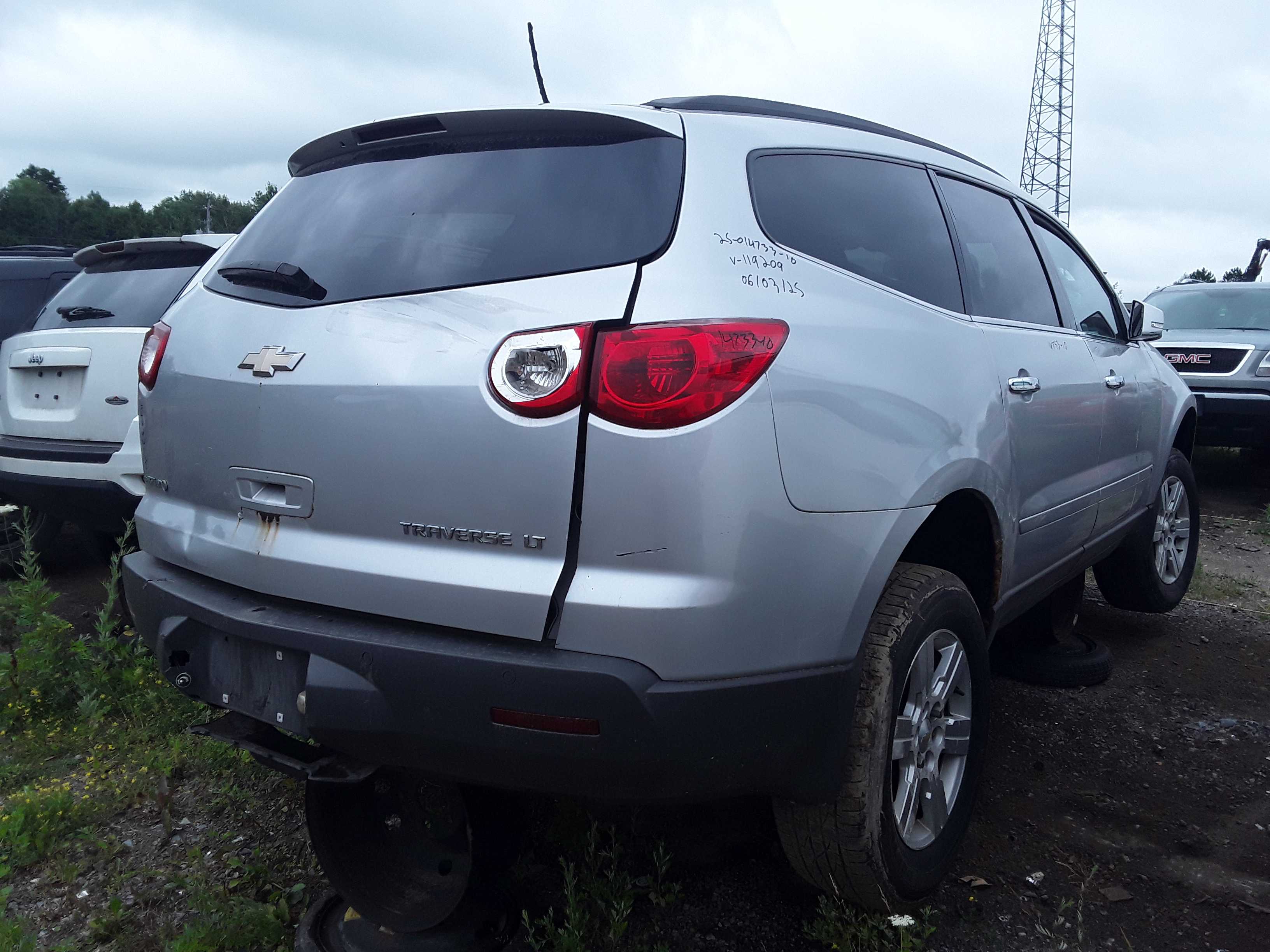 CHEVROLET TRAVERSE 2010