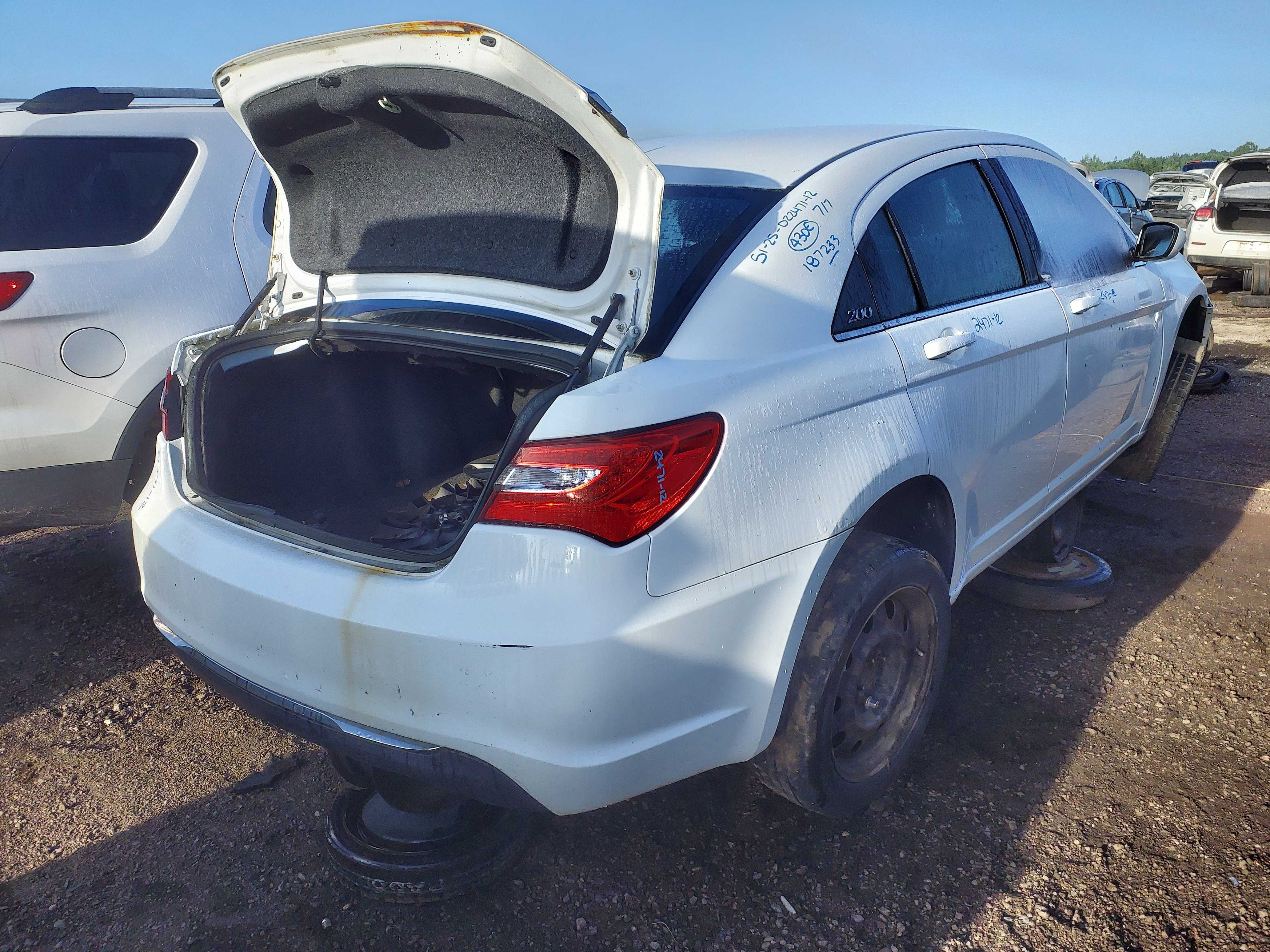 CHRYSLER 200 2012