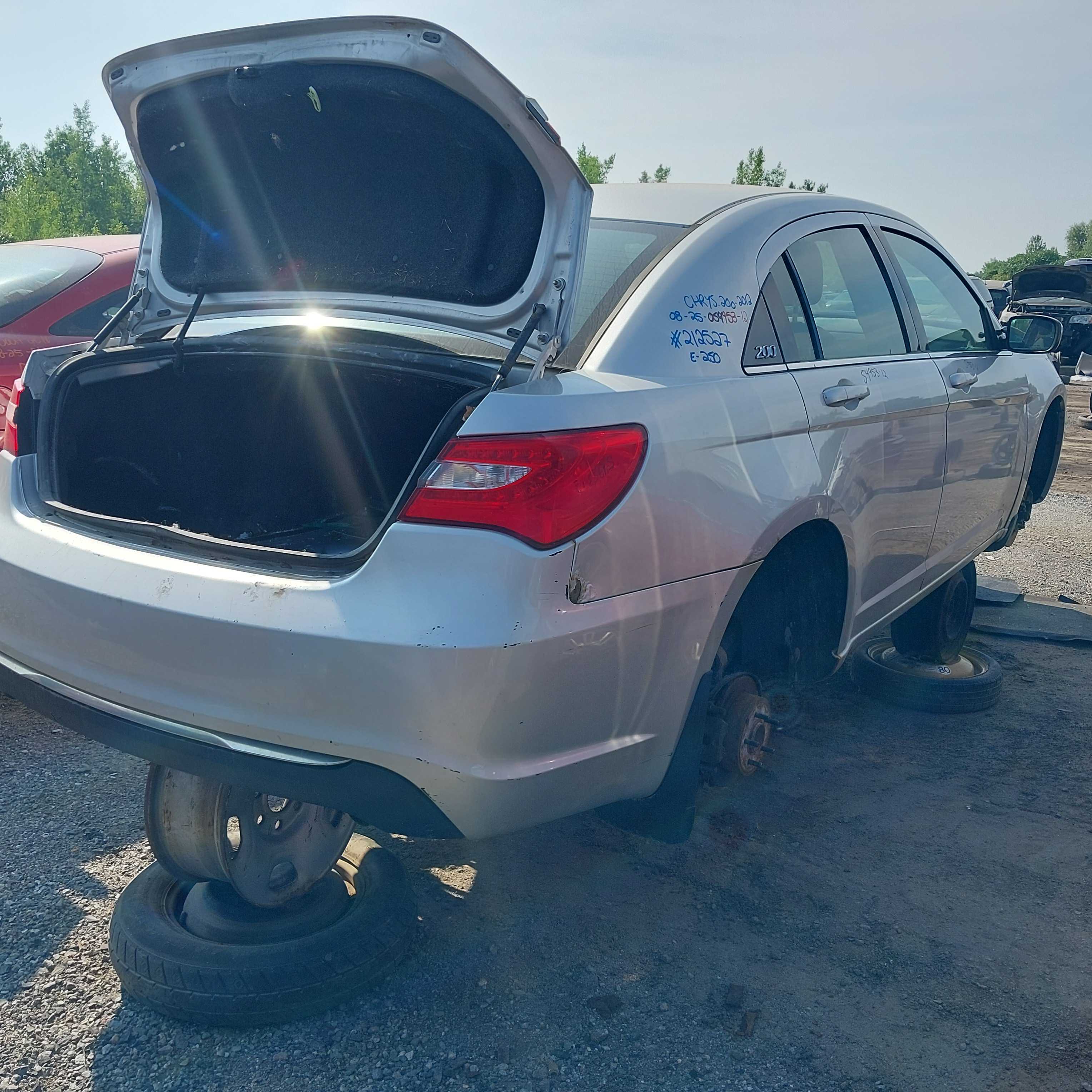 CHRYSLER 200 2012
