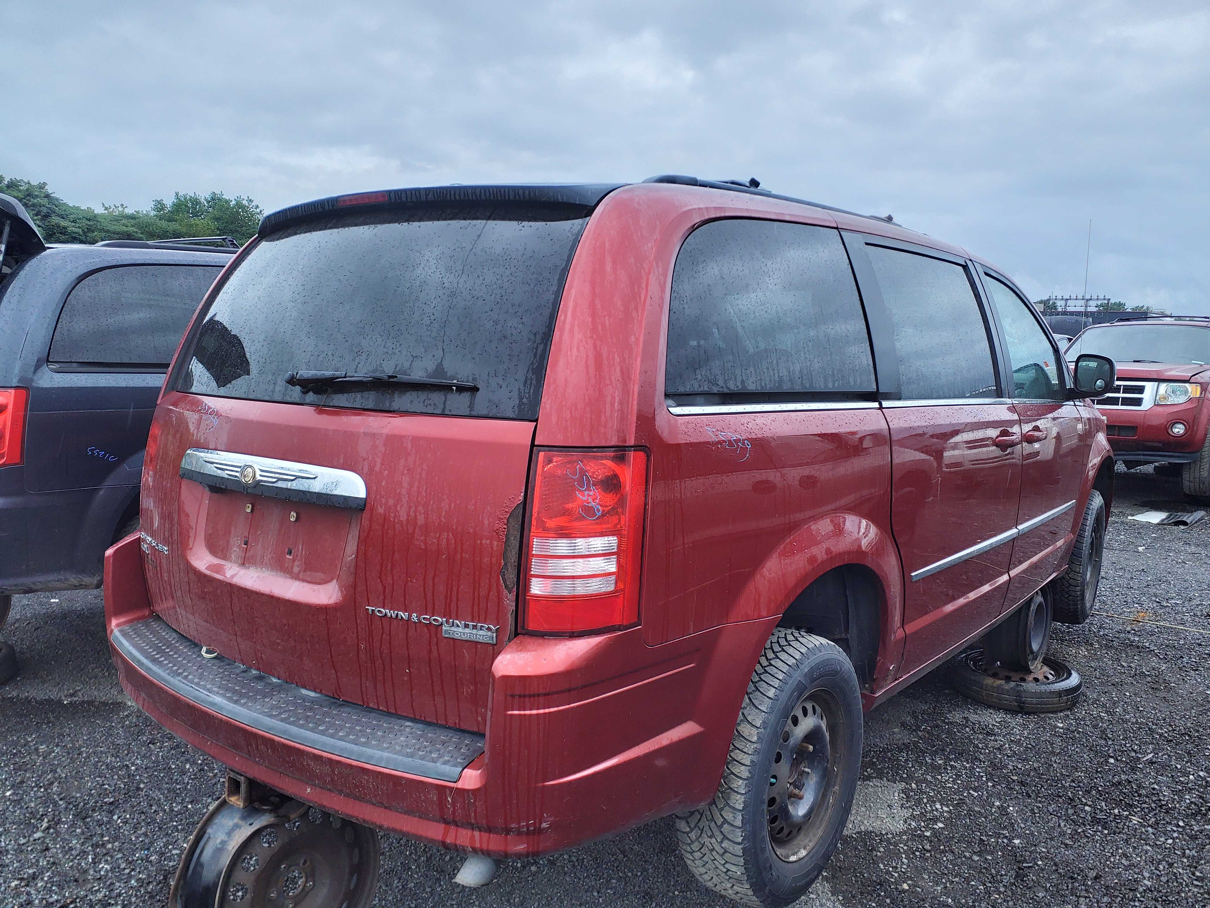 CHRYSLER TOWN &amp; COUNTRY 2009